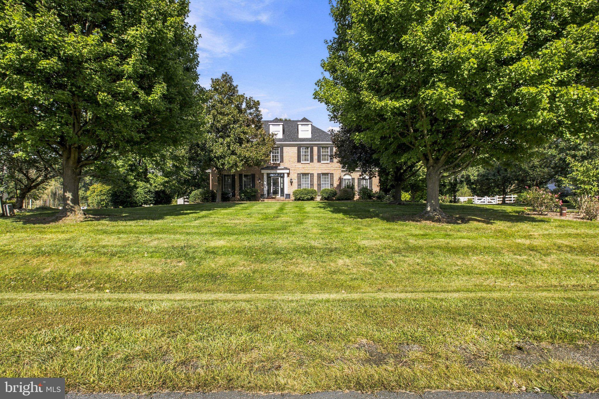 27 STEEPLE CHASE LANE