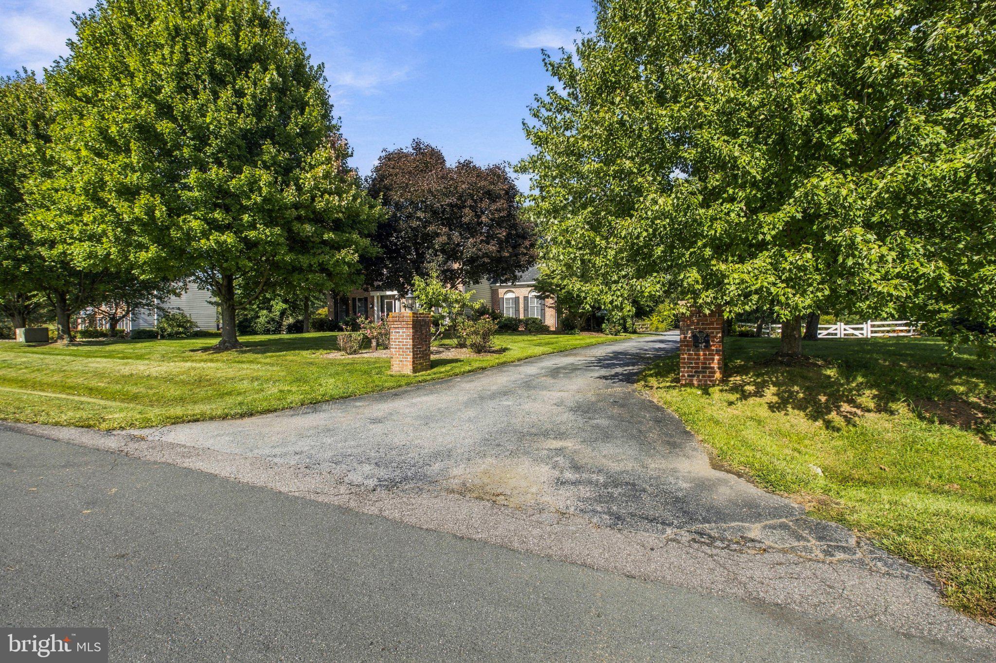 27 STEEPLE CHASE LANE