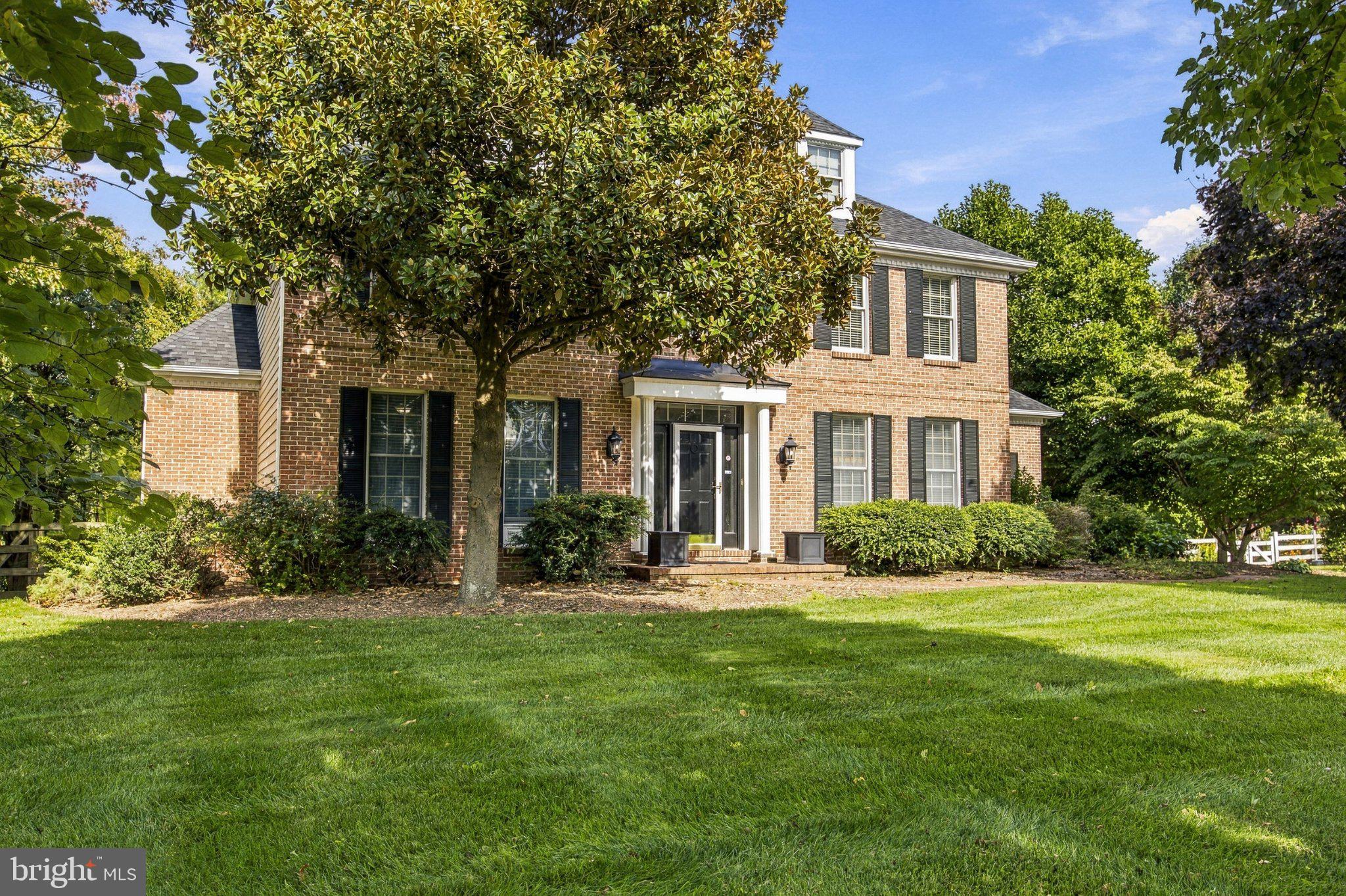 27 STEEPLE CHASE LANE