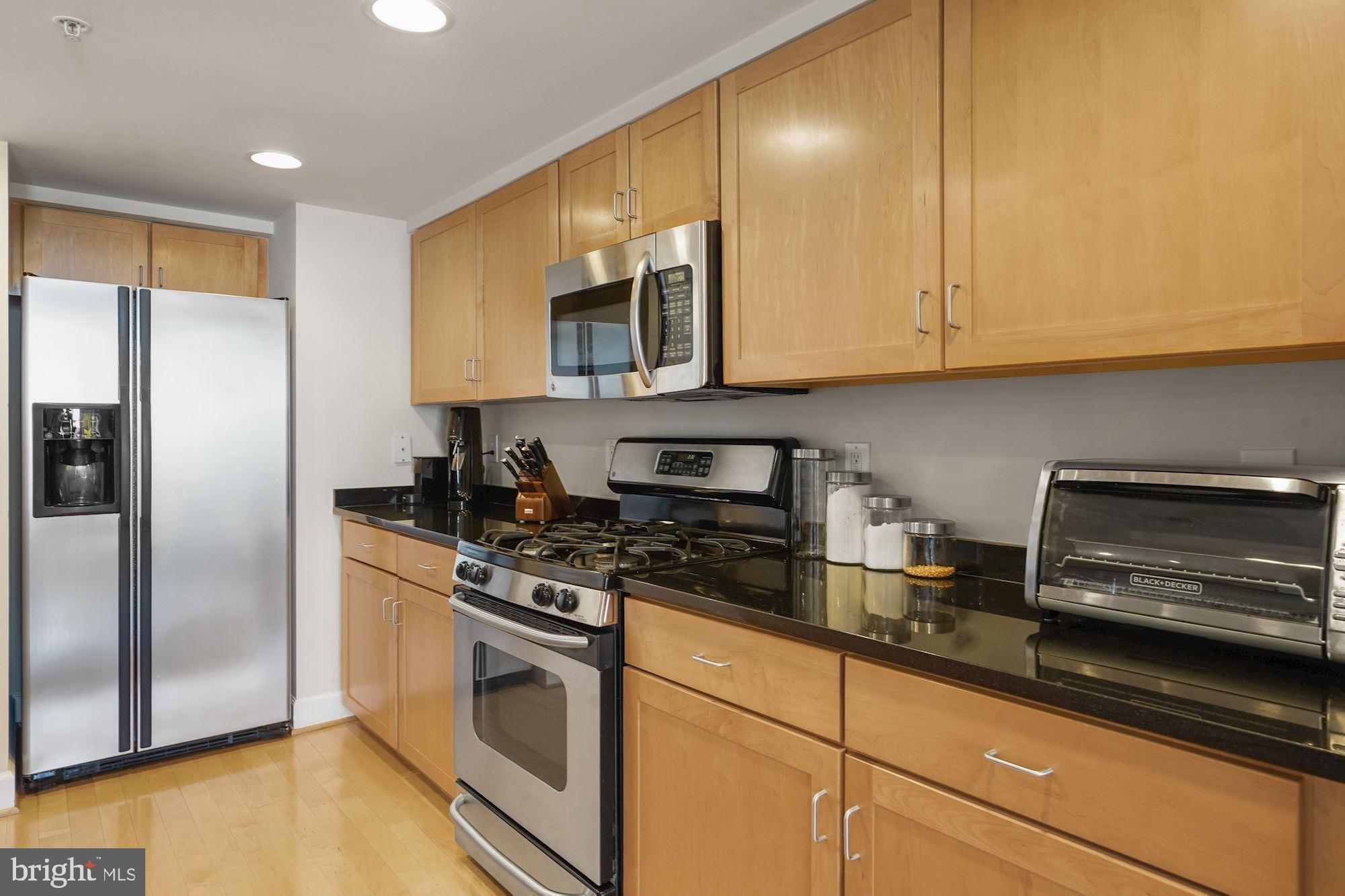 STATION SQUARE - Residential Lease