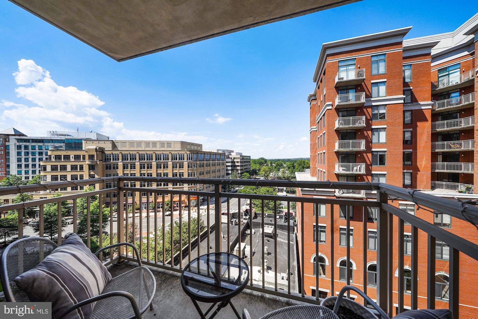 STATION SQUARE - Residential Lease