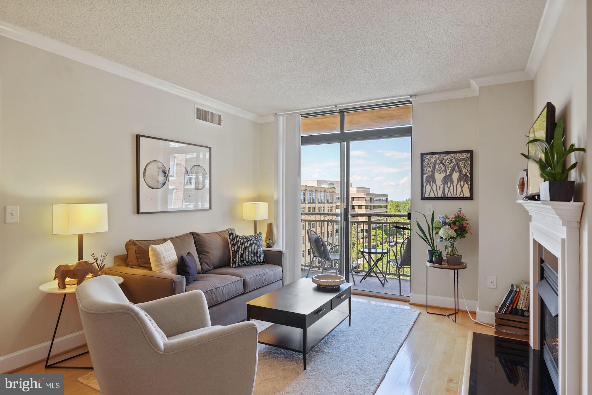 STATION SQUARE - Residential Lease