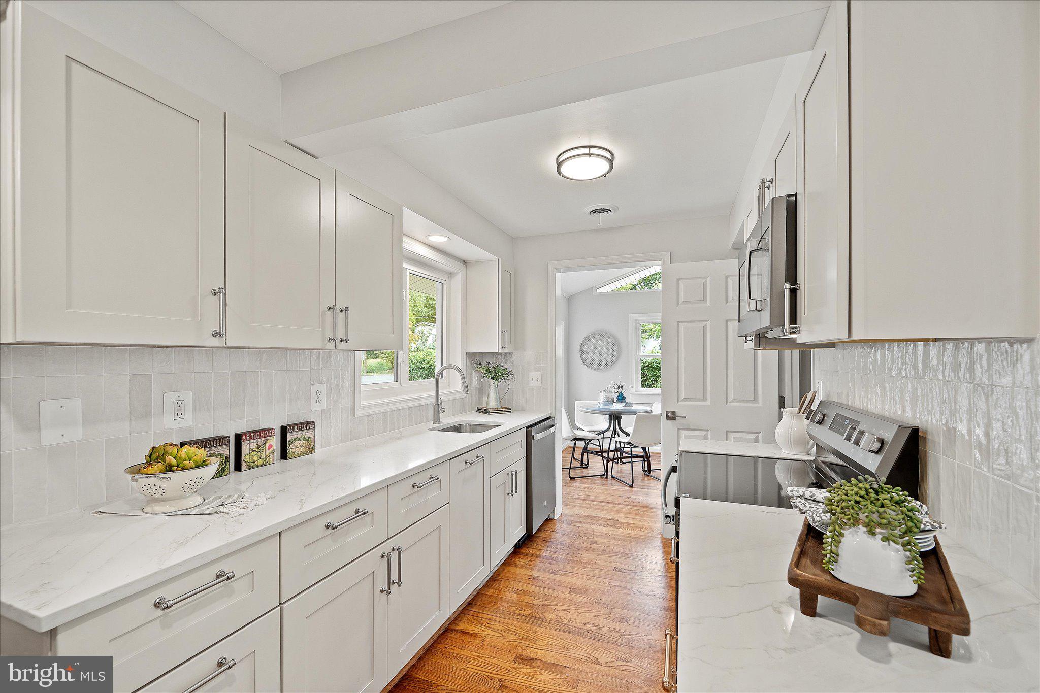 10005 SPRING LAKE TERRACE