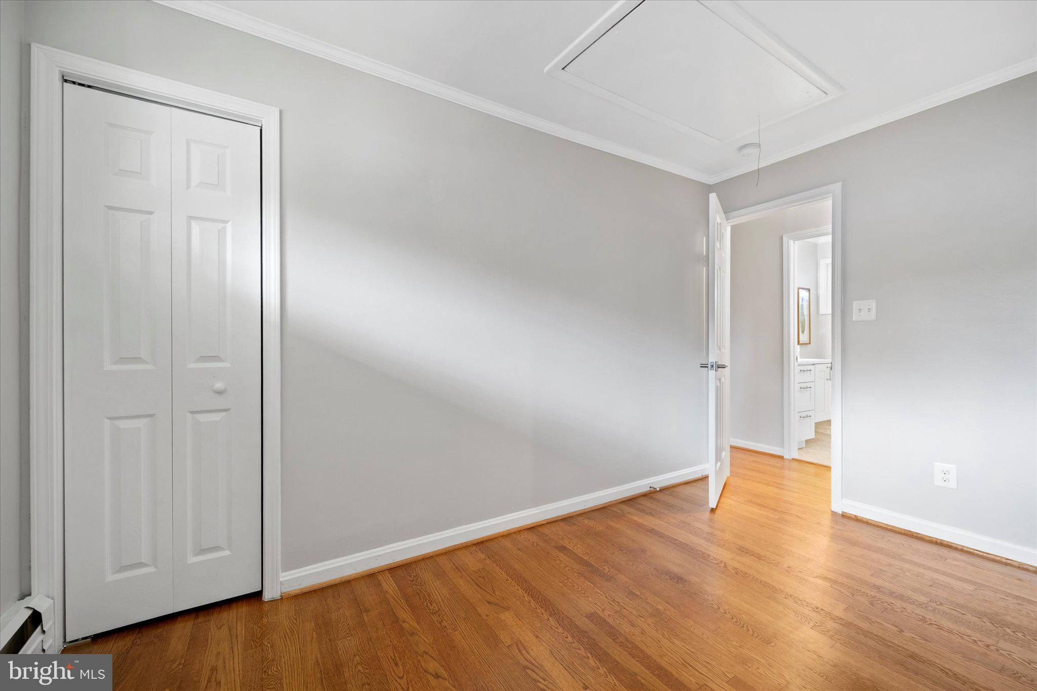 COUNTRY CLUB HILLS - Residential