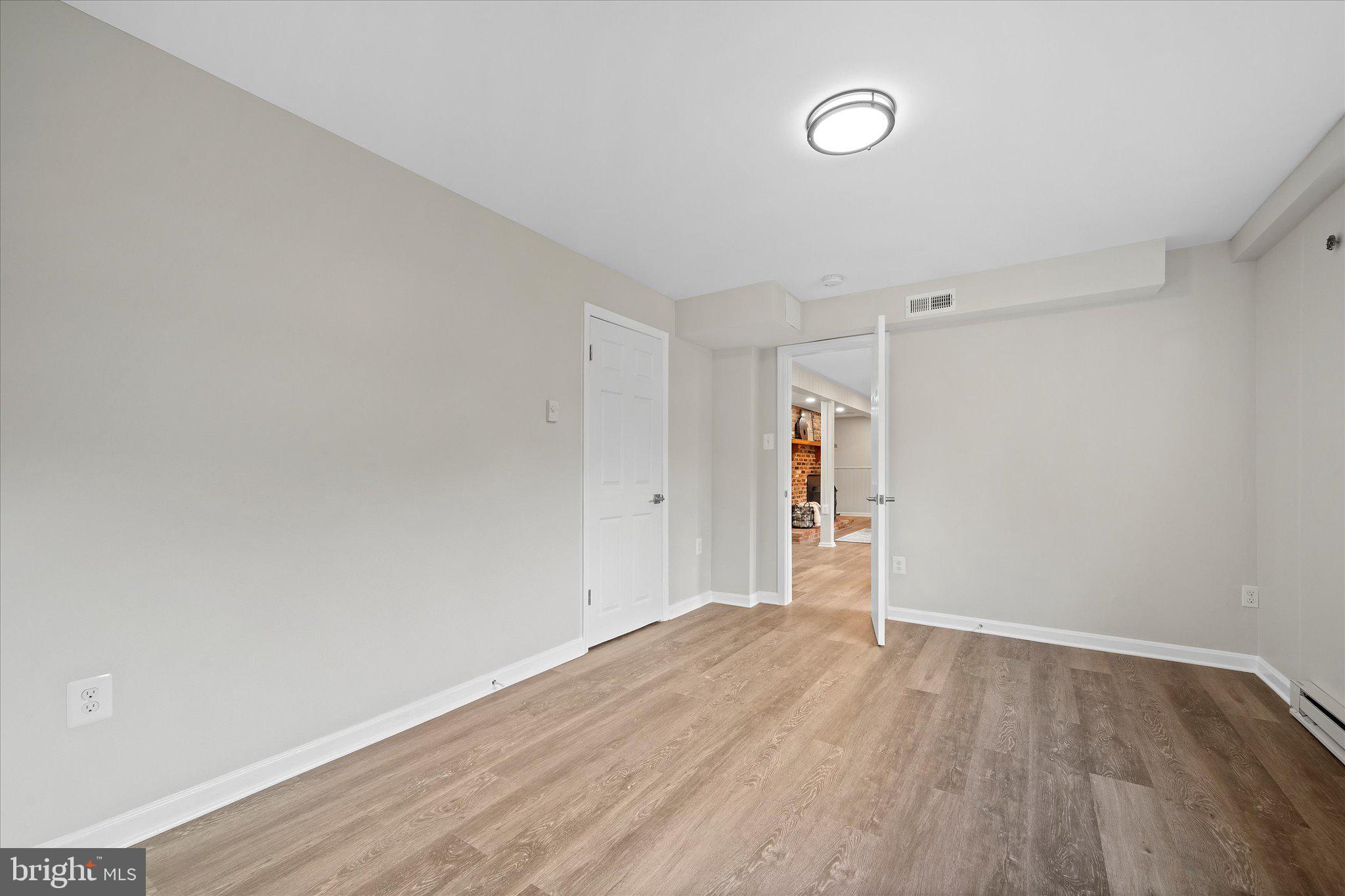 COUNTRY CLUB HILLS - Residential