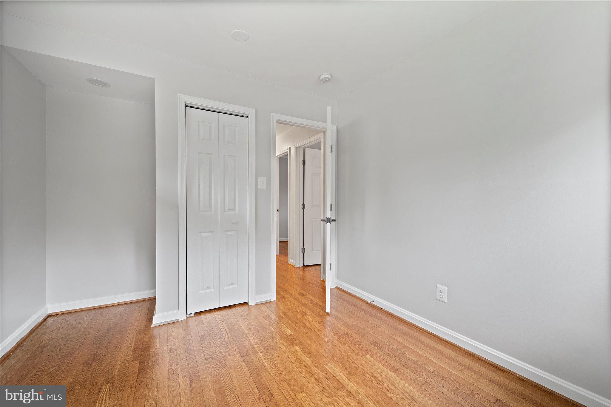 COUNTRY CLUB HILLS - Residential