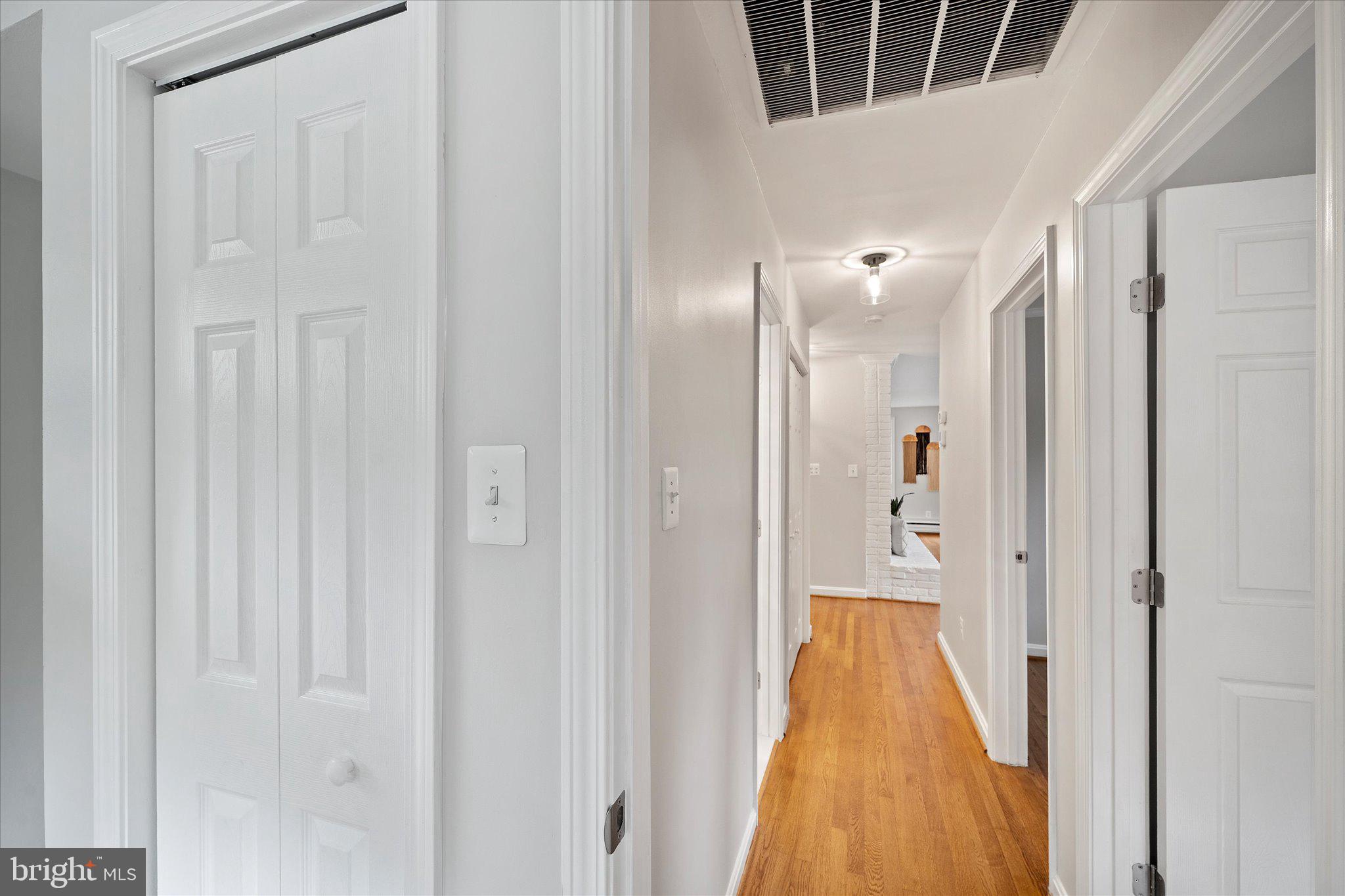 COUNTRY CLUB HILLS - Residential