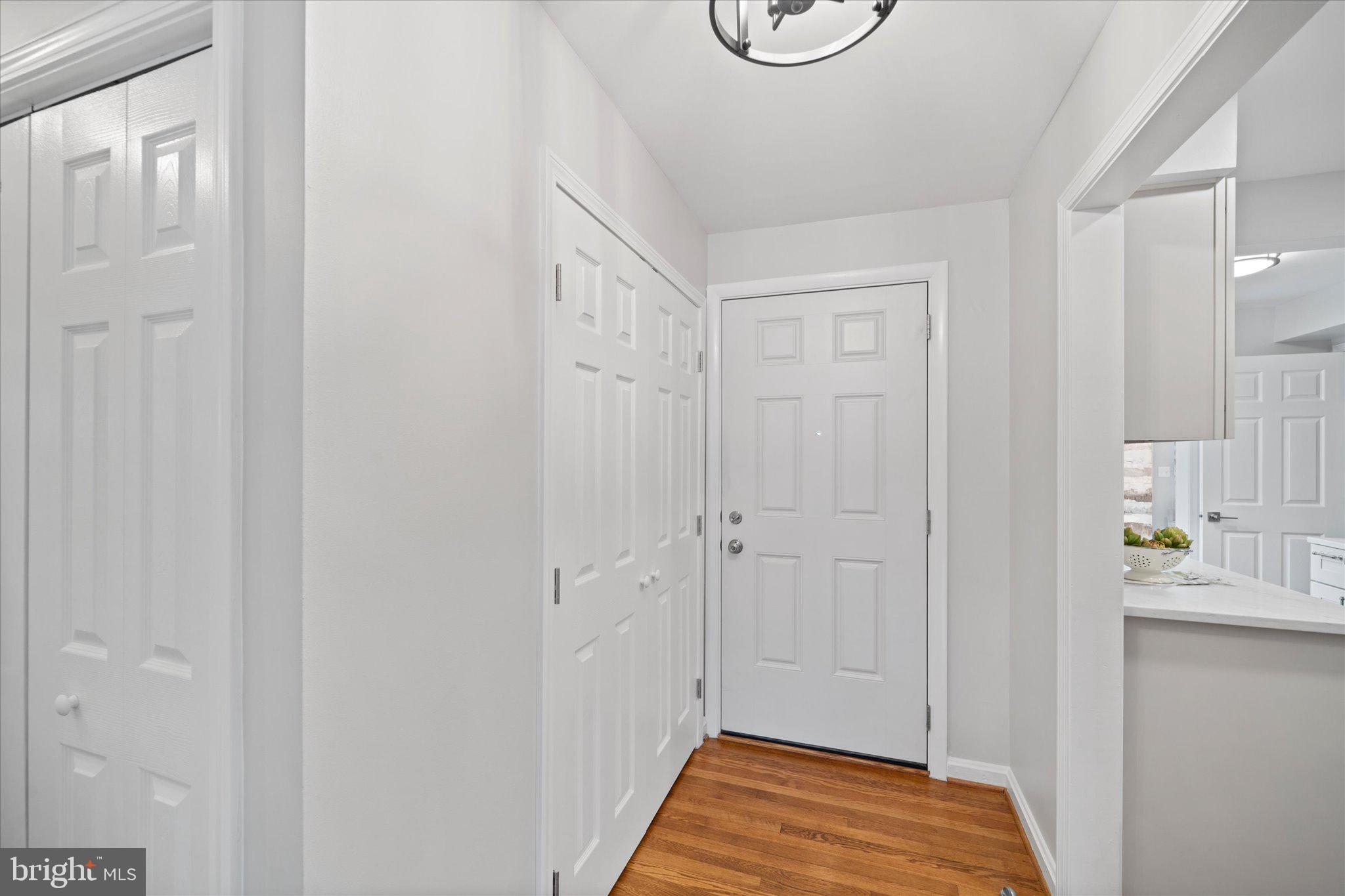 COUNTRY CLUB HILLS - Residential