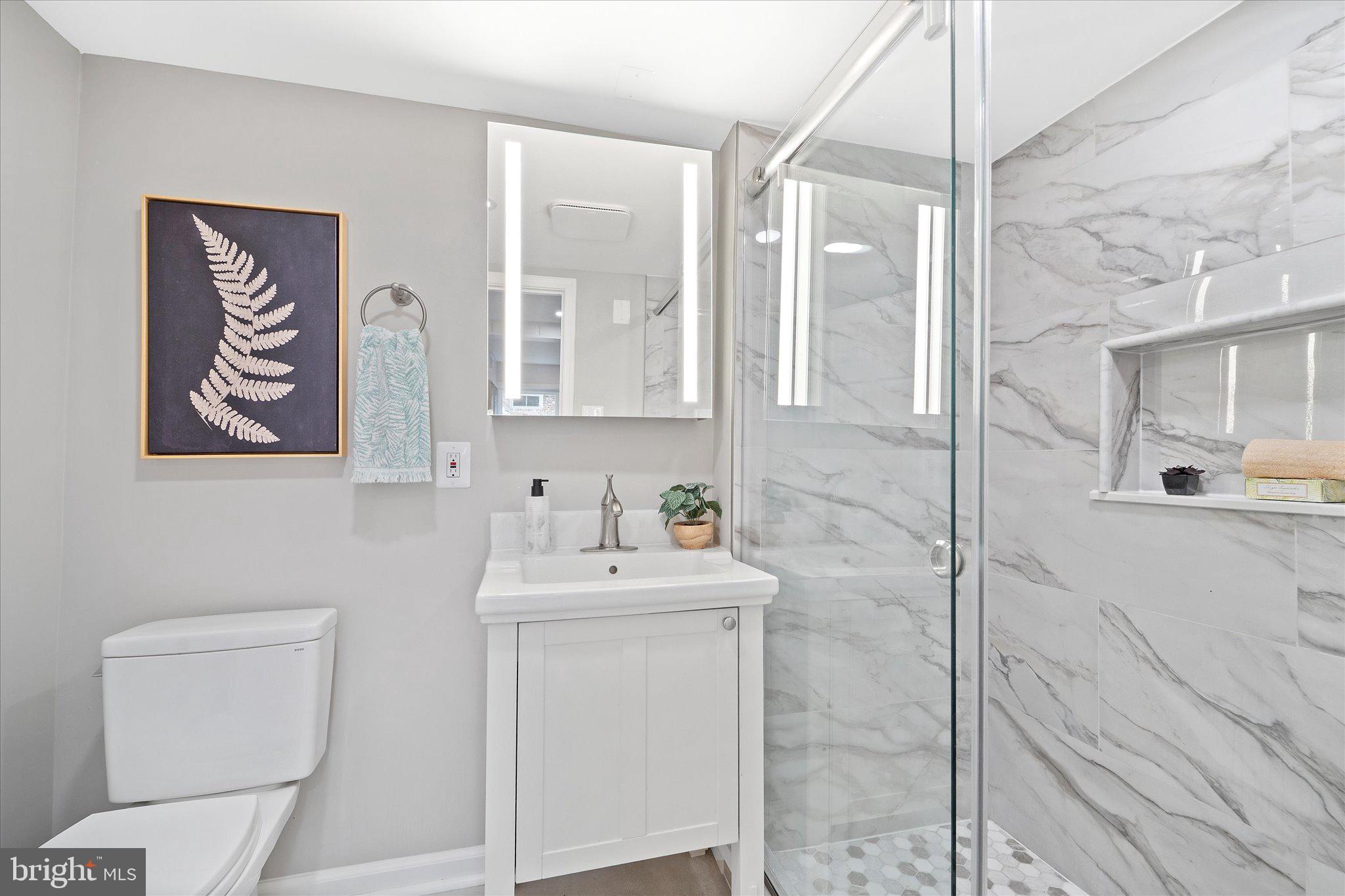 COUNTRY CLUB HILLS - Residential