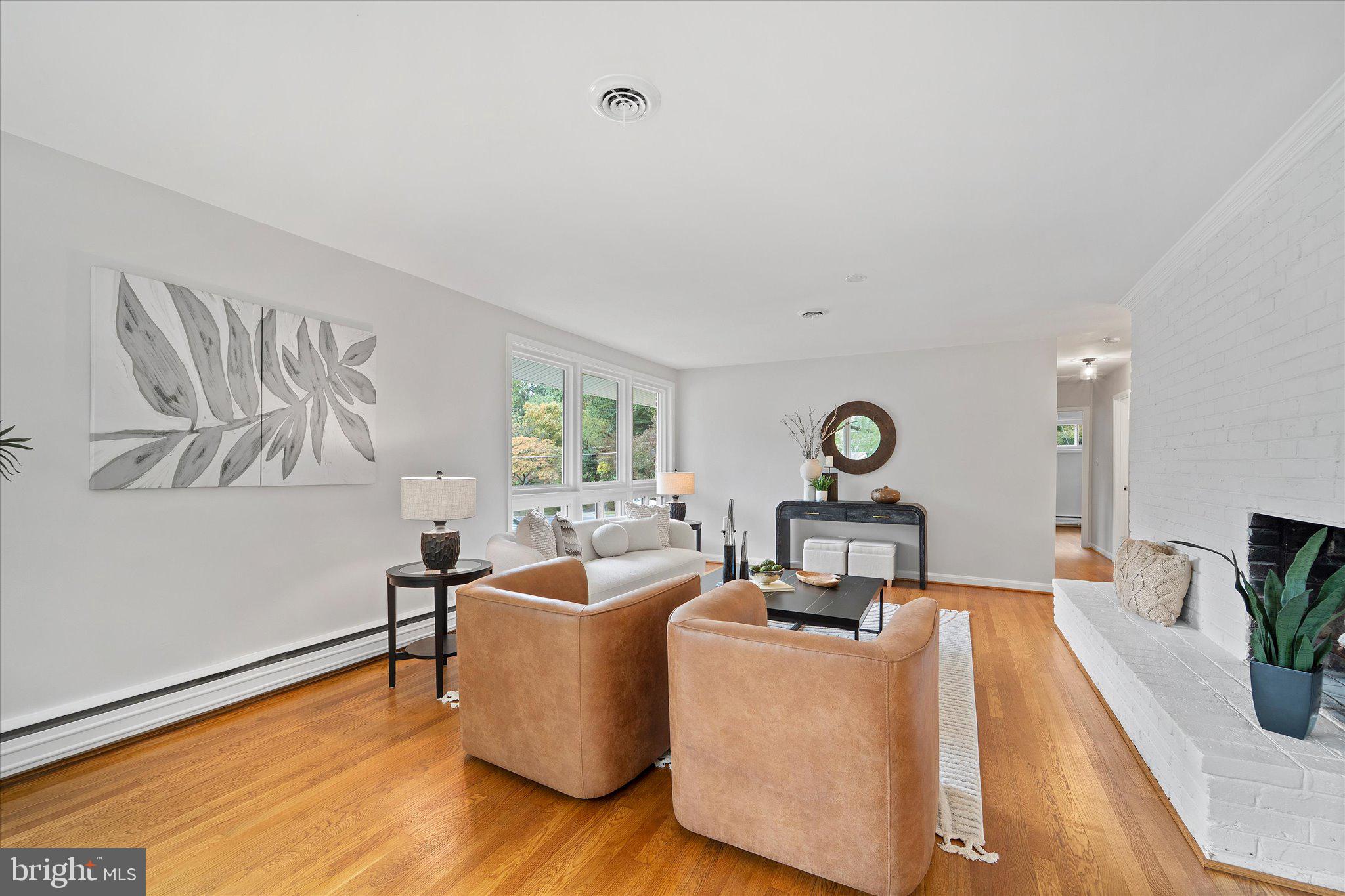 COUNTRY CLUB HILLS - Residential