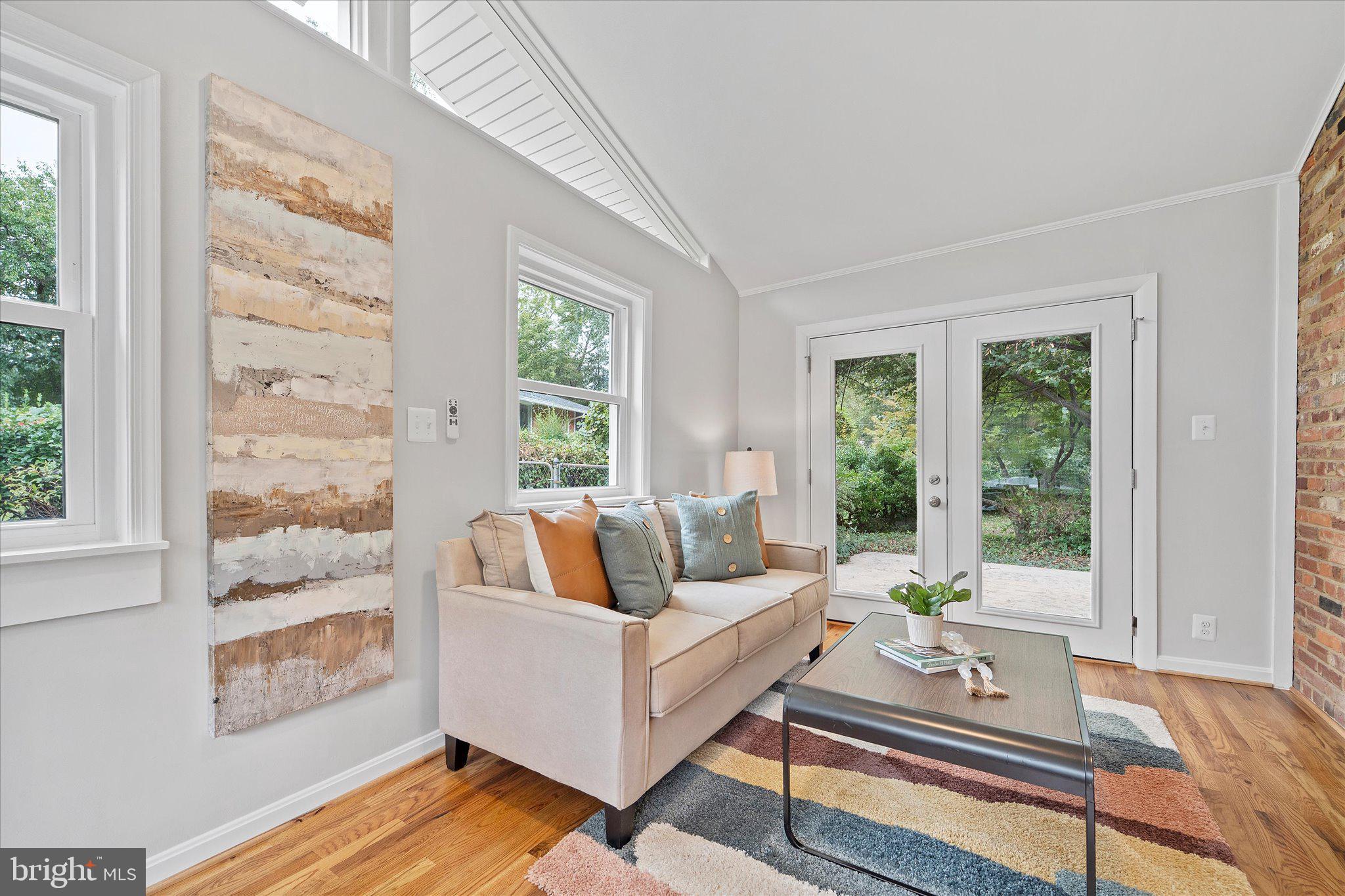 COUNTRY CLUB HILLS - Residential