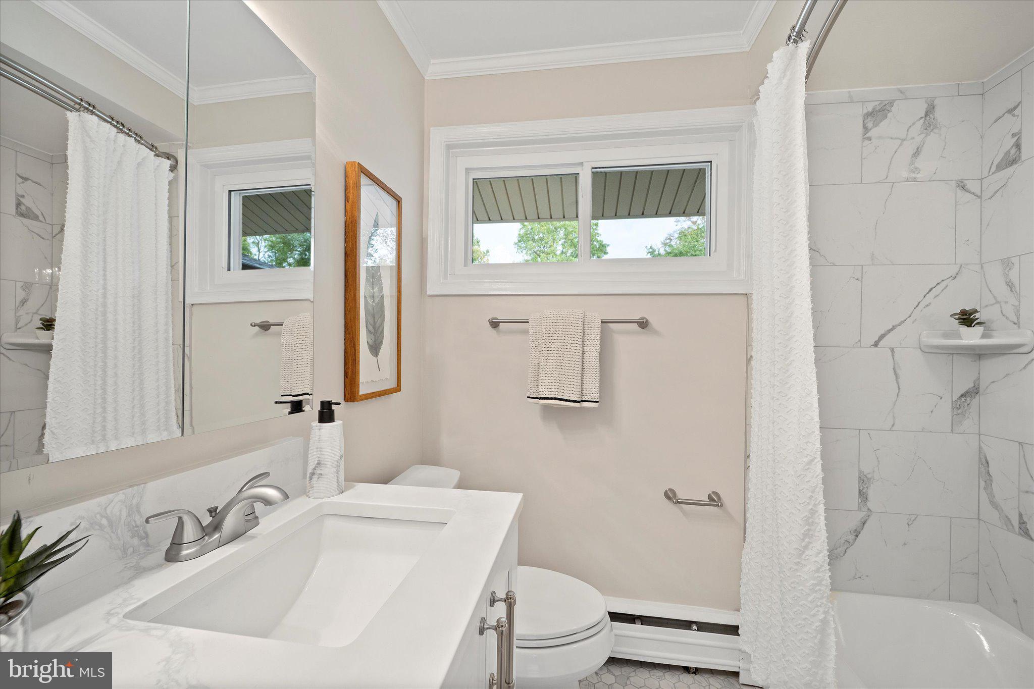 COUNTRY CLUB HILLS - Residential