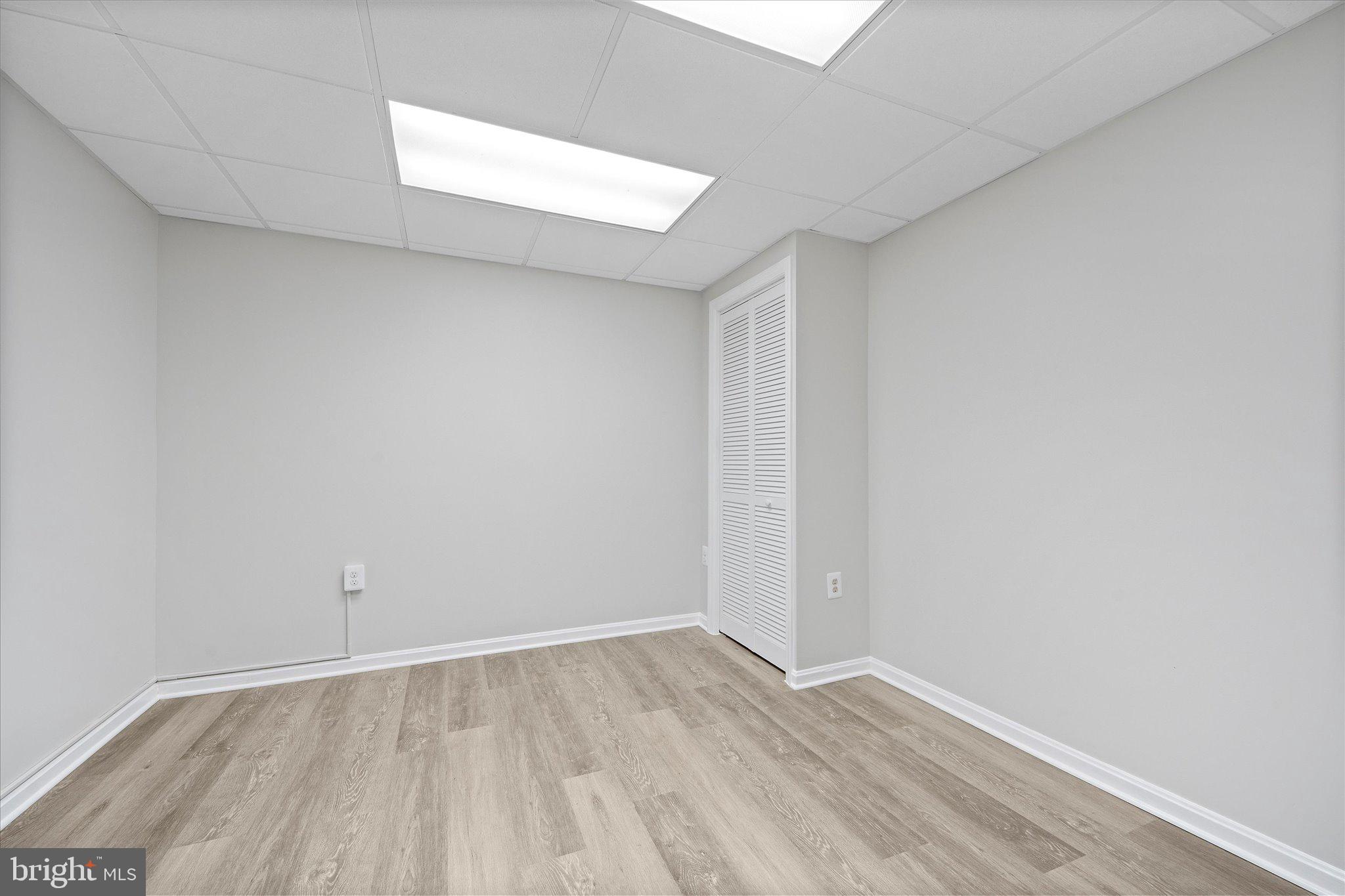 COUNTRY CLUB HILLS - Residential