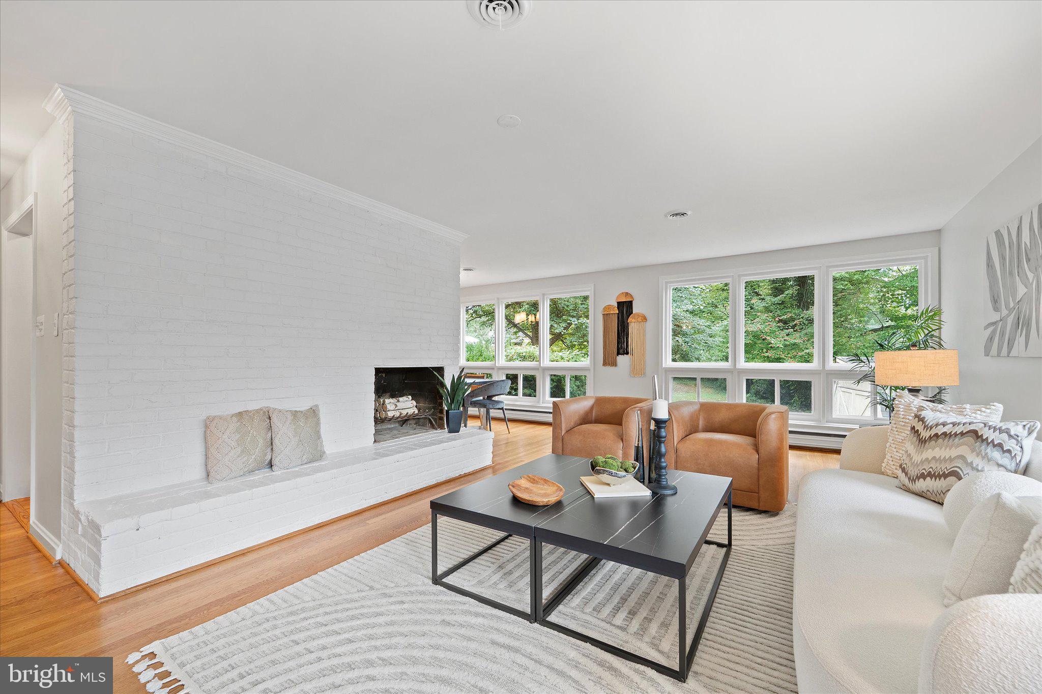 COUNTRY CLUB HILLS - Residential