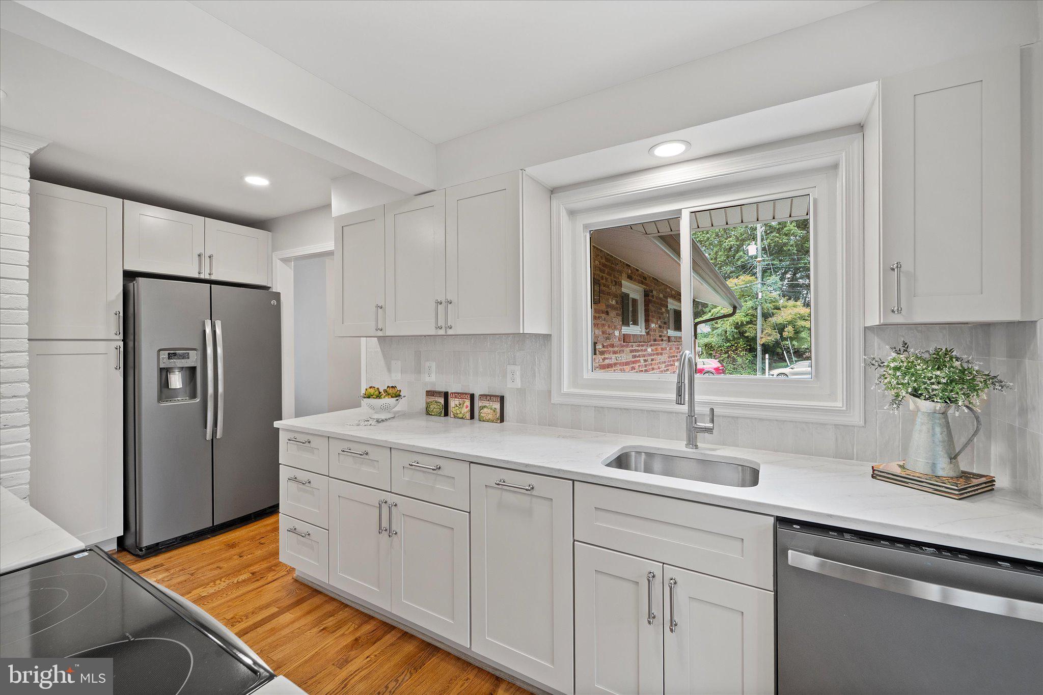10005 SPRING LAKE TERRACE