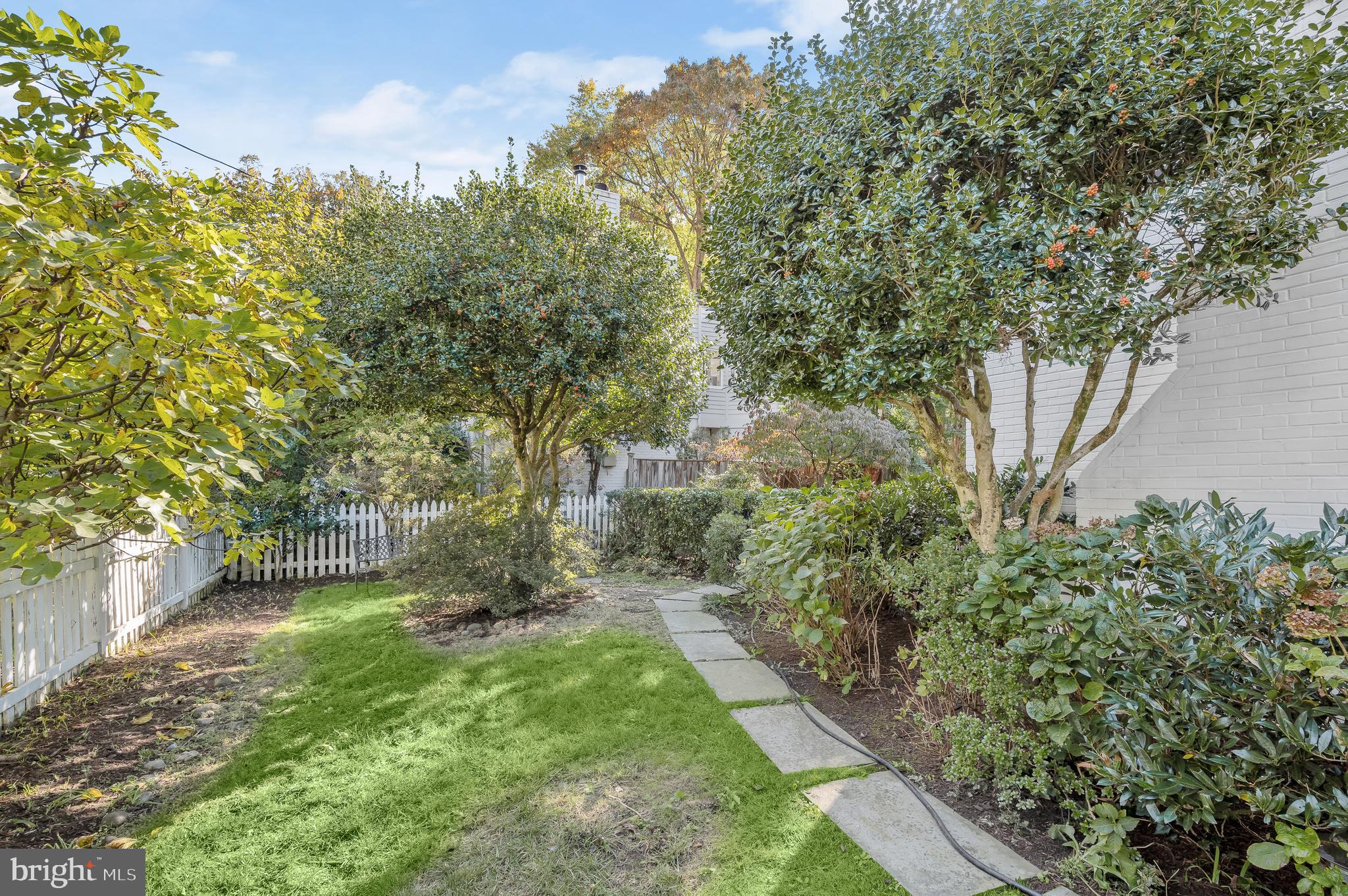 WESTMORELAND HILLS - Residential