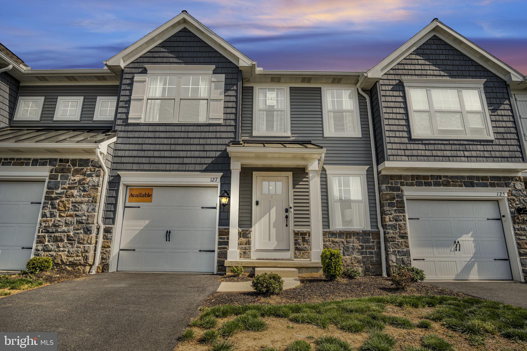 MAYAPPLE WOODS - Residential