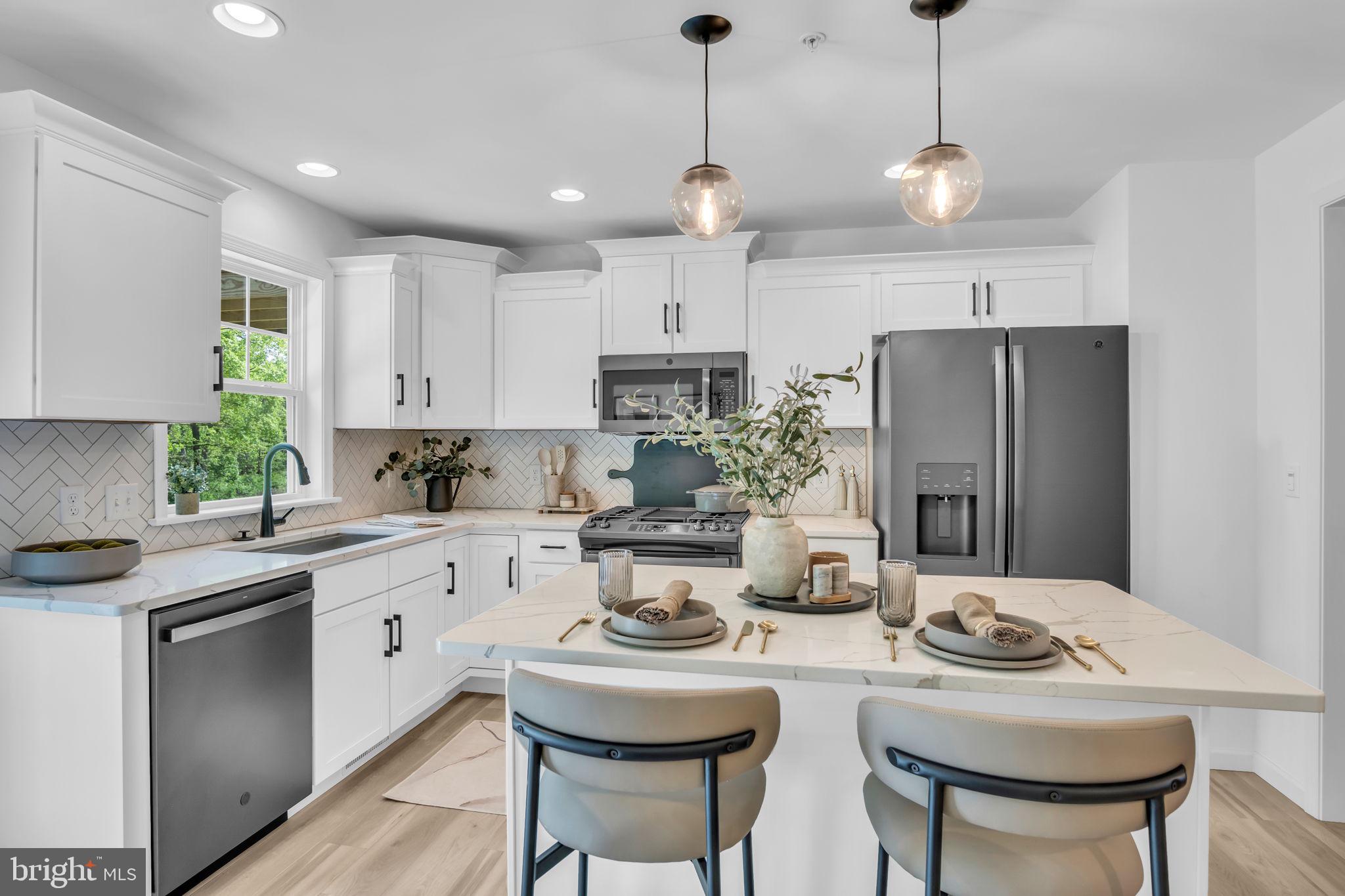 MAYAPPLE WOODS - Residential