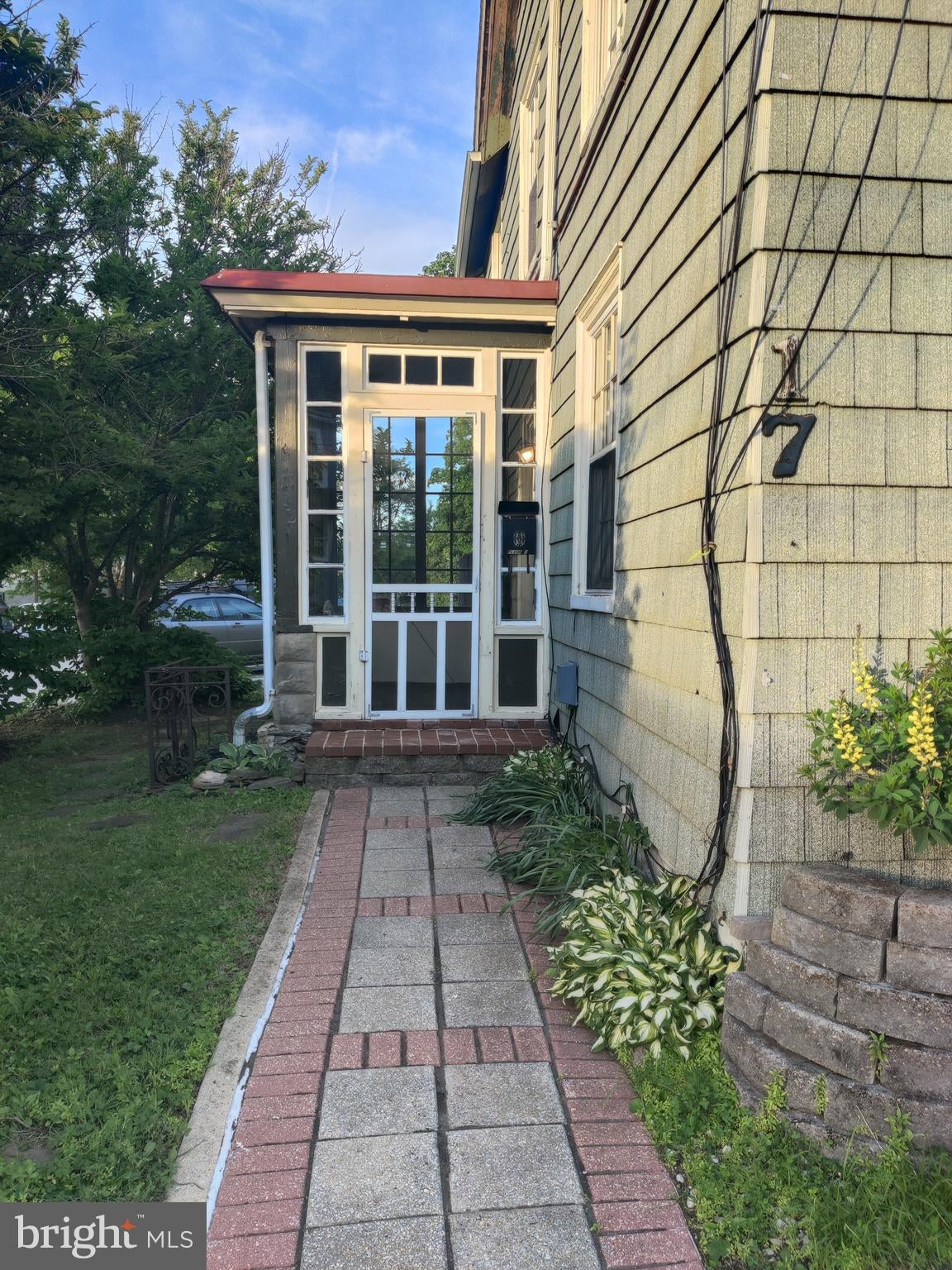 17 MAIN AVENUE