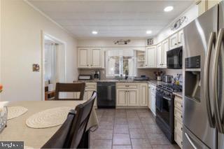 FOX CHASE - Residential