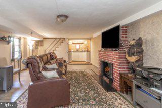 FOX CHASE - Residential