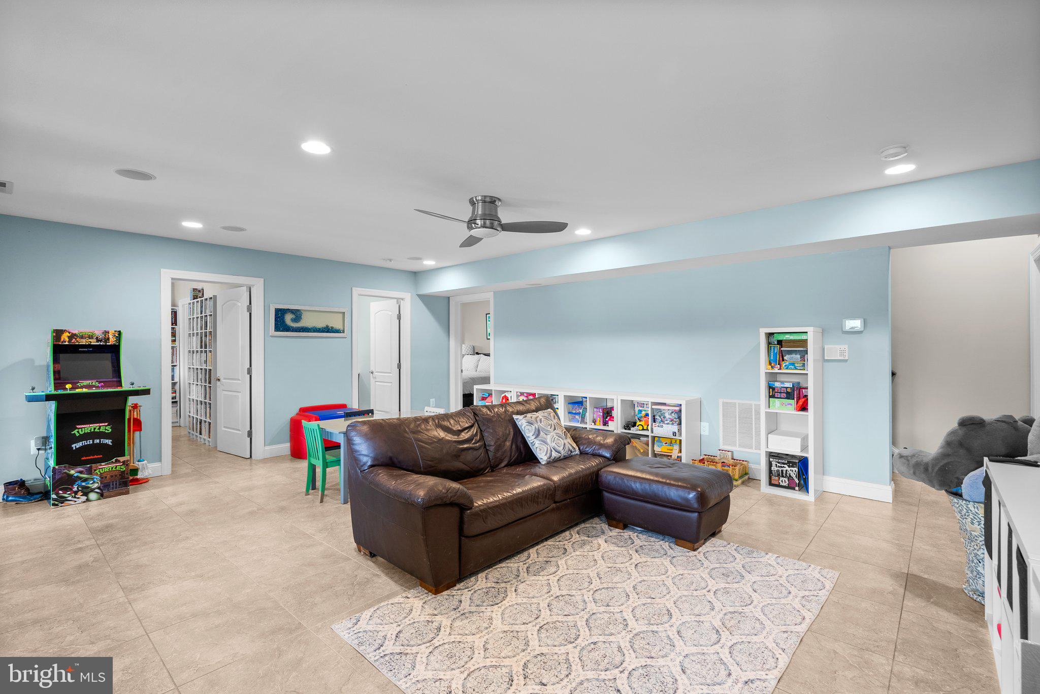 MANHATTAN BEACH - Residential