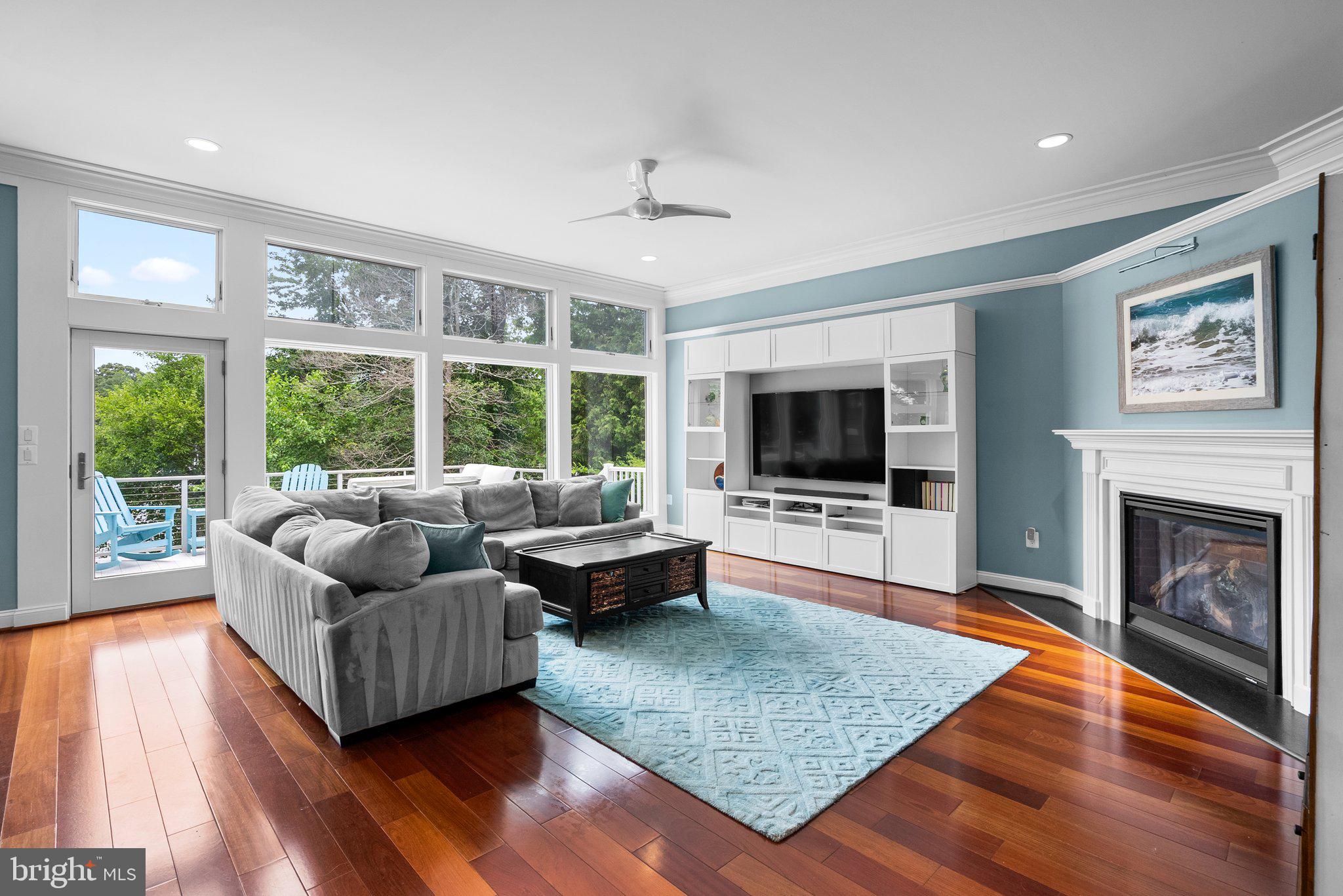 MANHATTAN BEACH - Residential