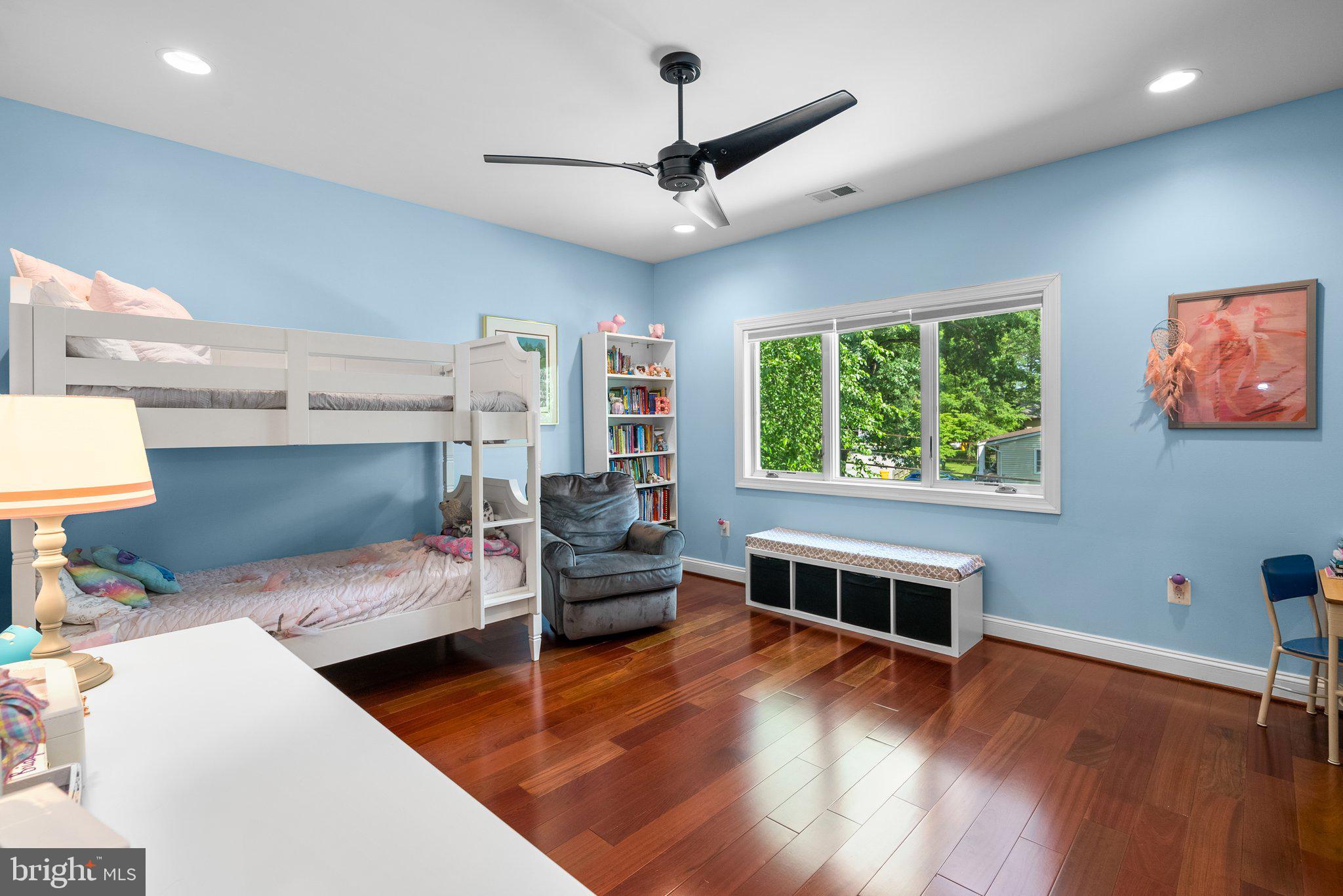 MANHATTAN BEACH - Residential