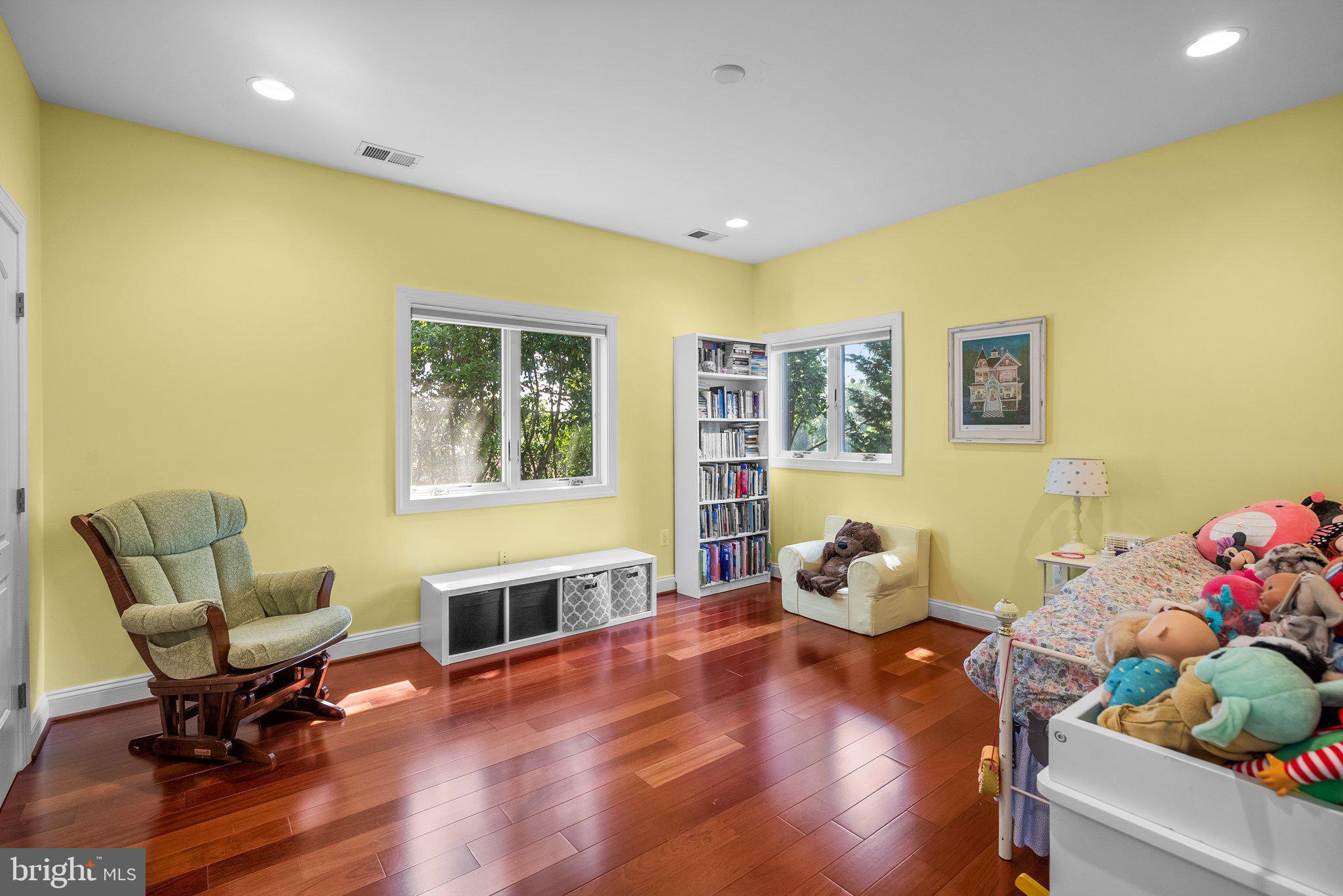 MANHATTAN BEACH - Residential