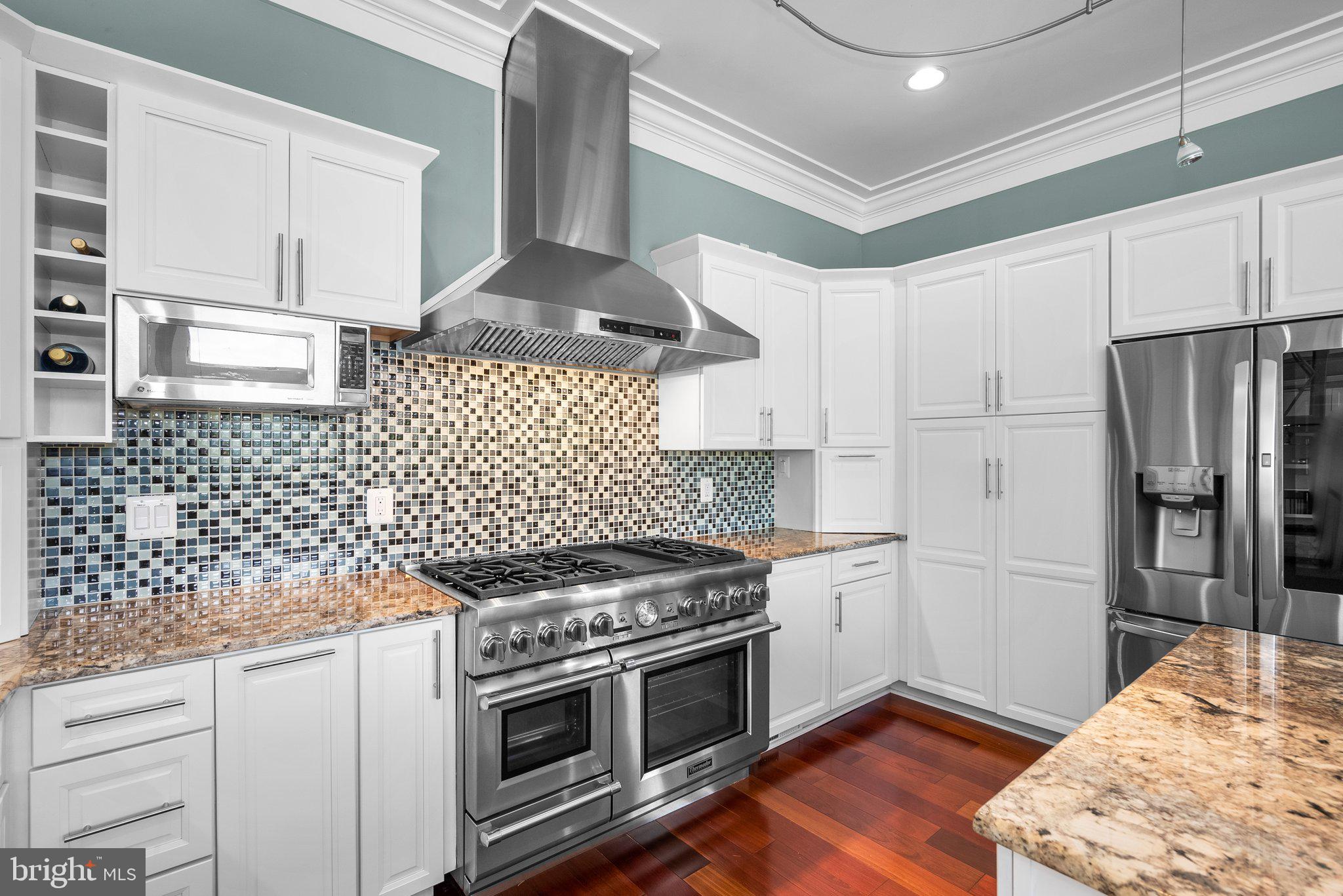 MANHATTAN BEACH - Residential