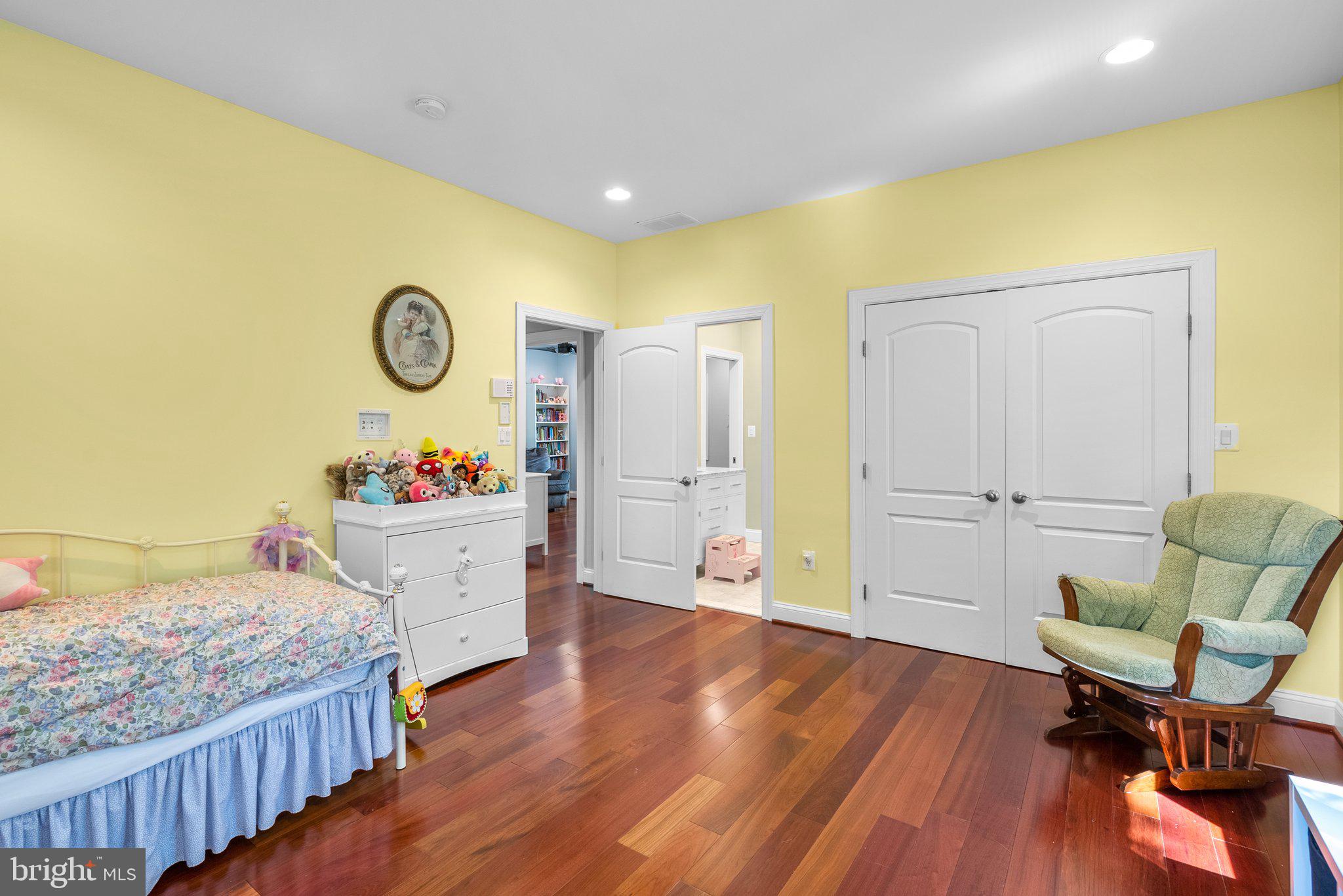 MANHATTAN BEACH - Residential