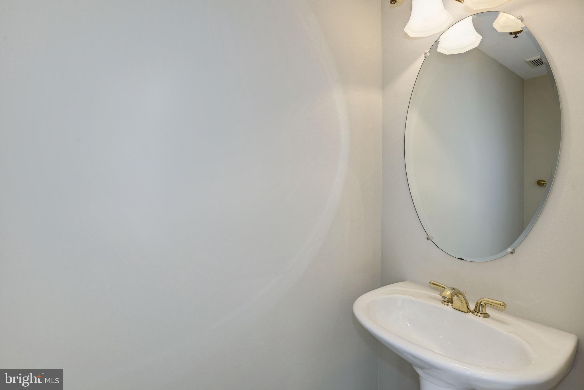 DAKOTA - Residential Lease