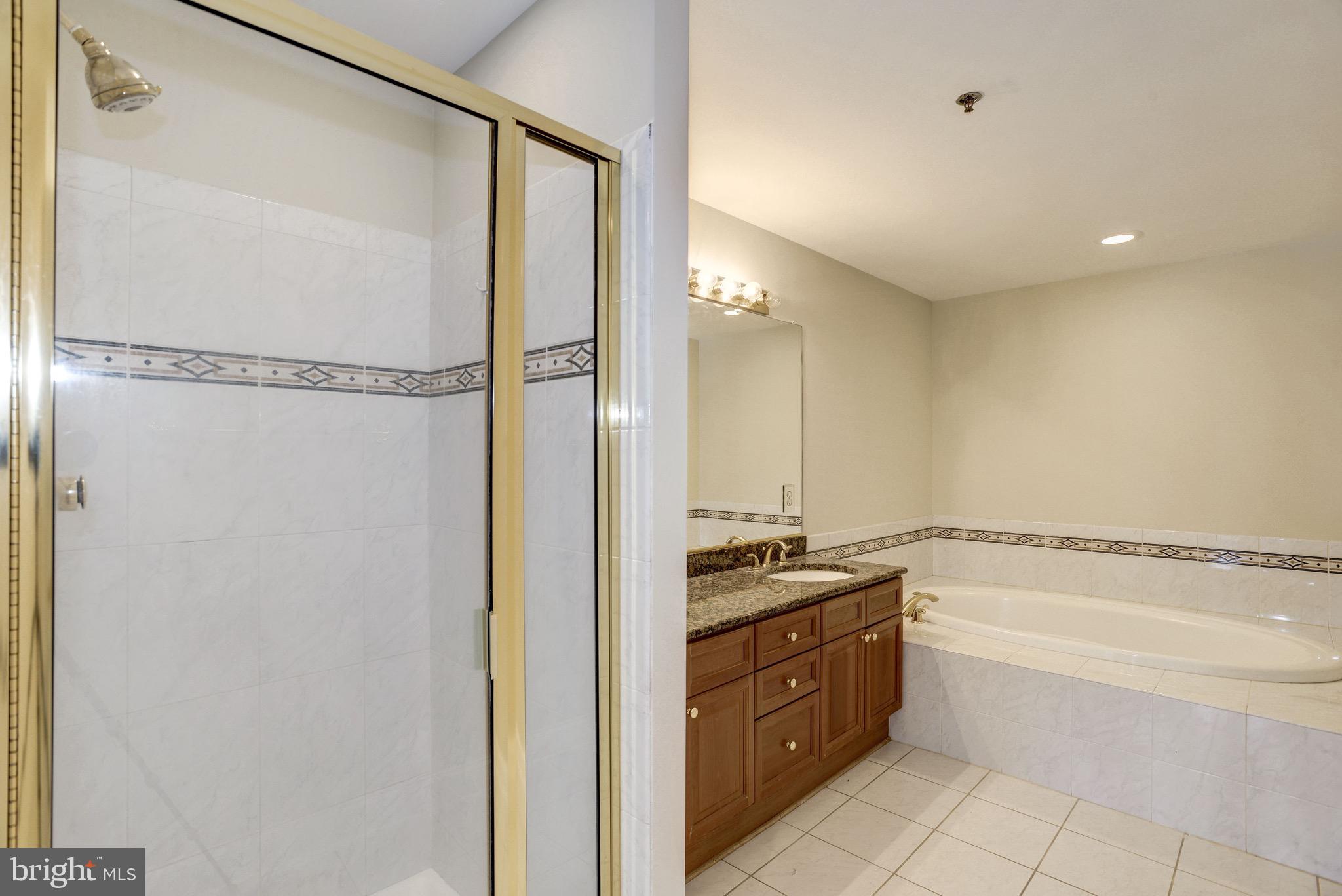 DAKOTA - Residential Lease