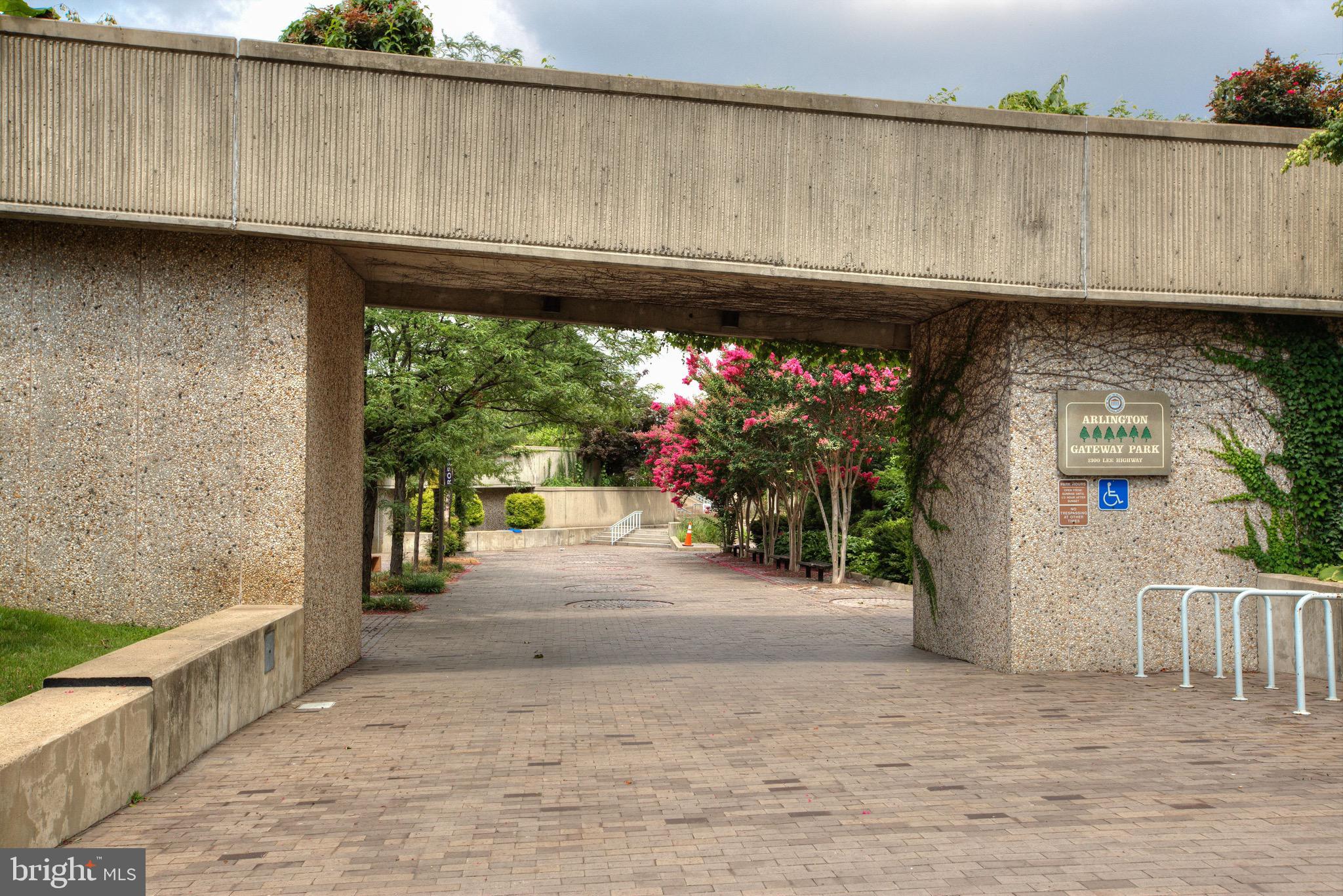 DAKOTA - Residential Lease