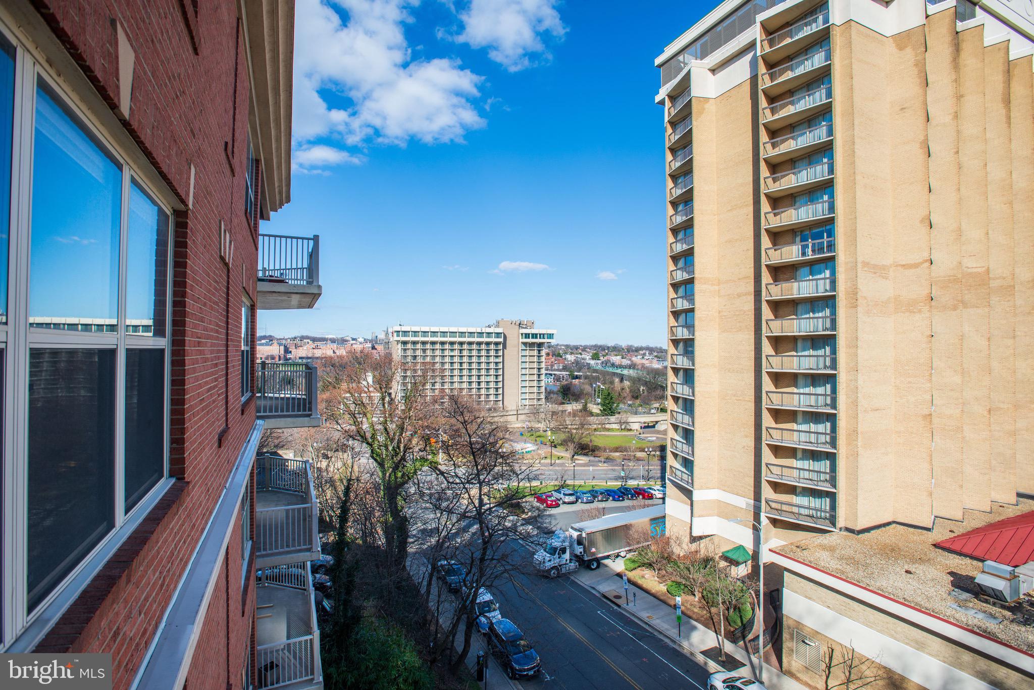 DAKOTA - Residential Lease