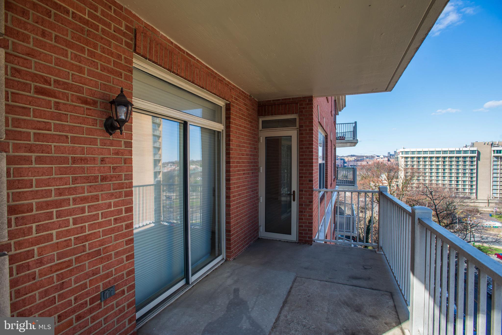 DAKOTA - Residential Lease