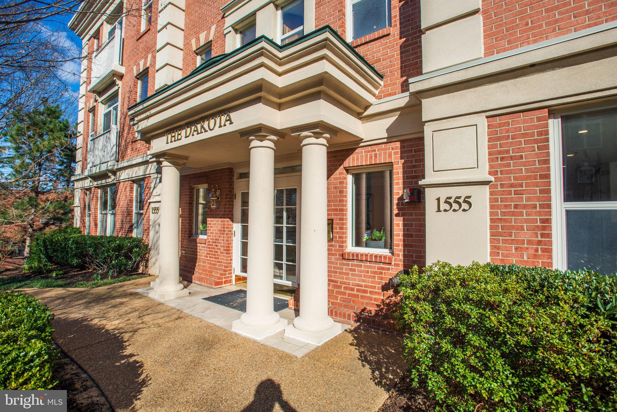 DAKOTA - Residential Lease