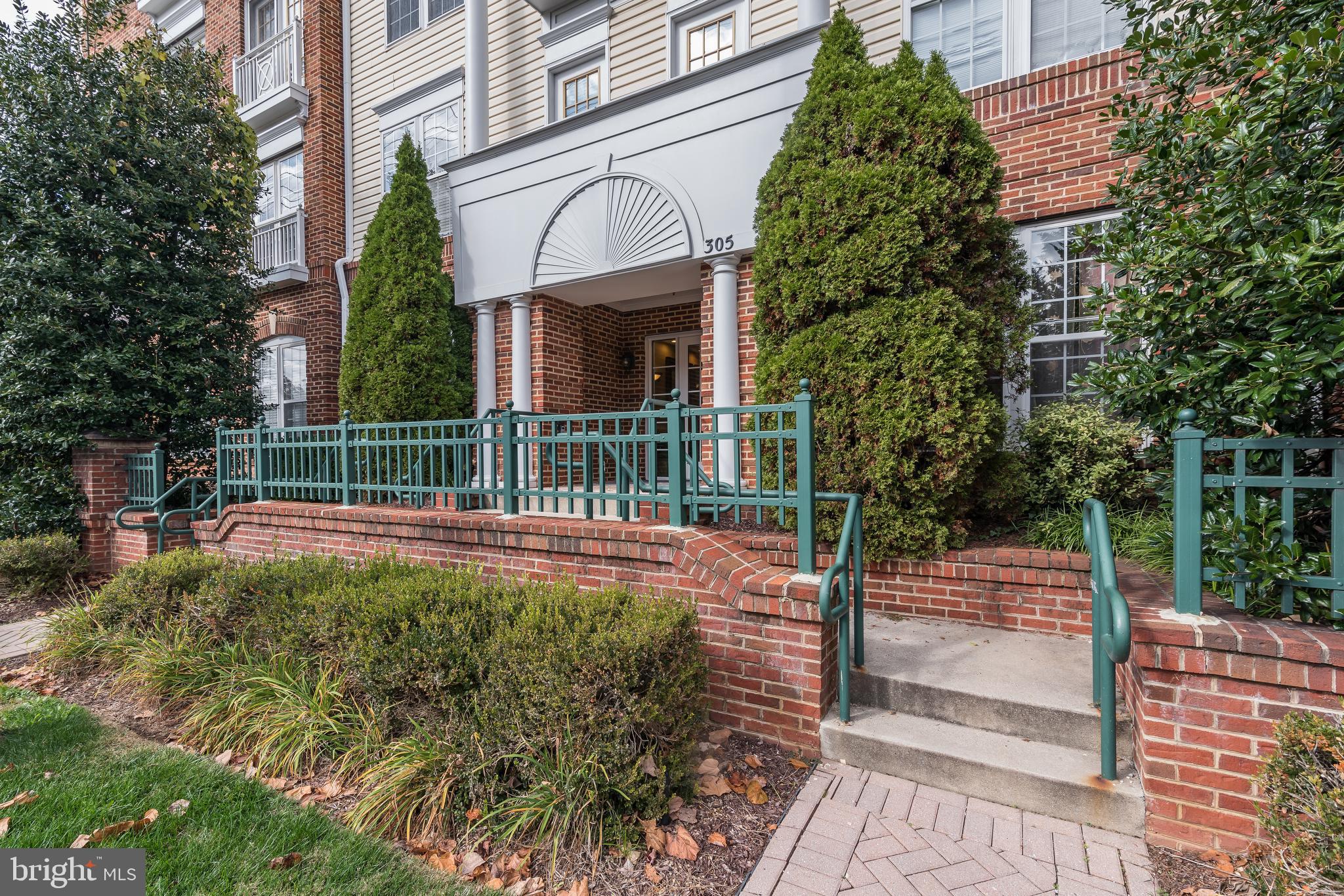 305 REDLAND BOULEVARD 101