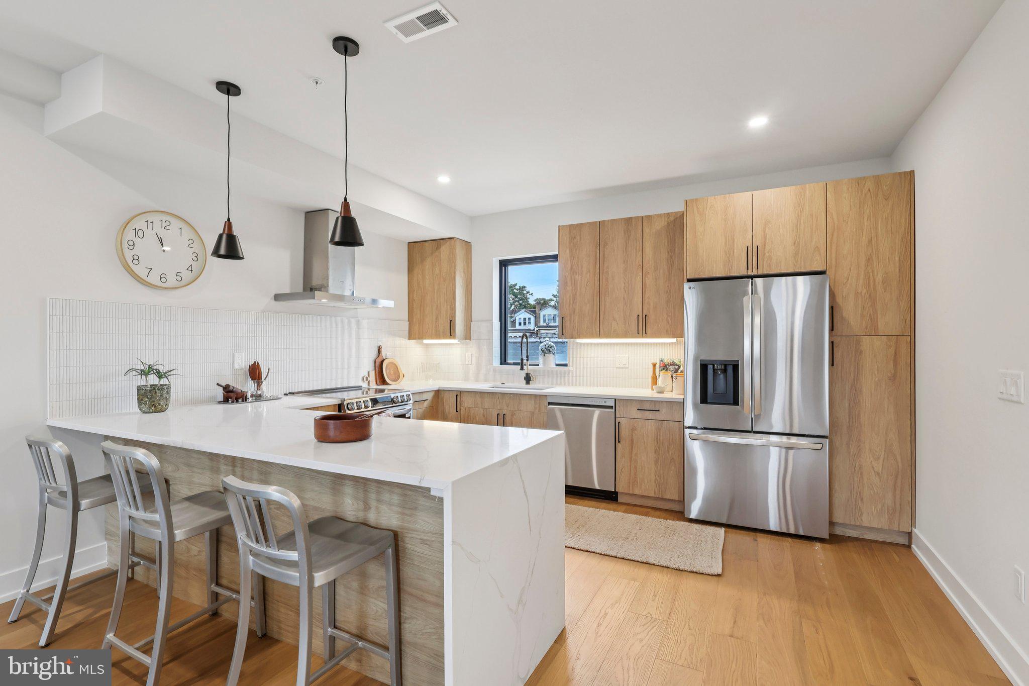 EAST FALLS - Residential
