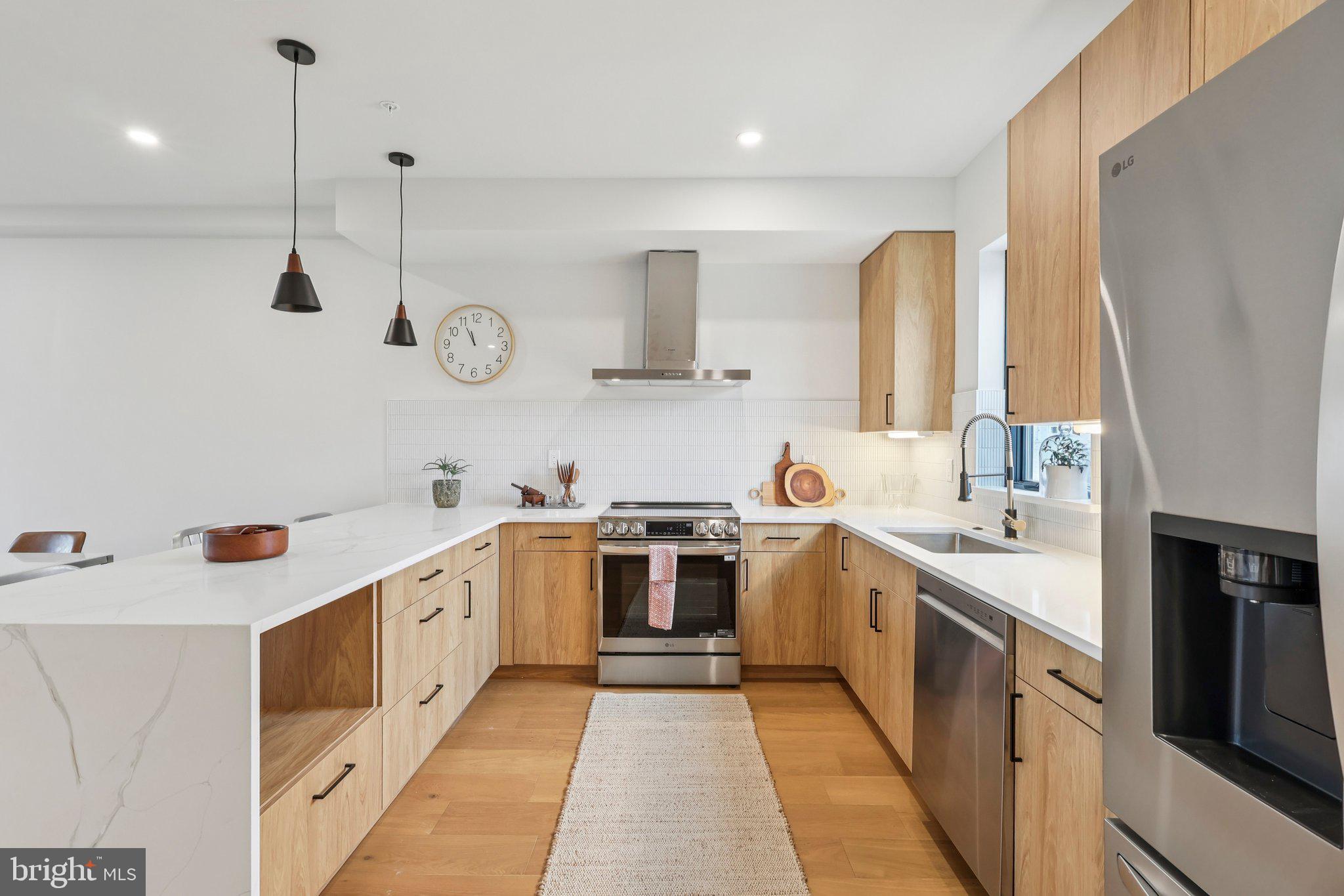 EAST FALLS - Residential