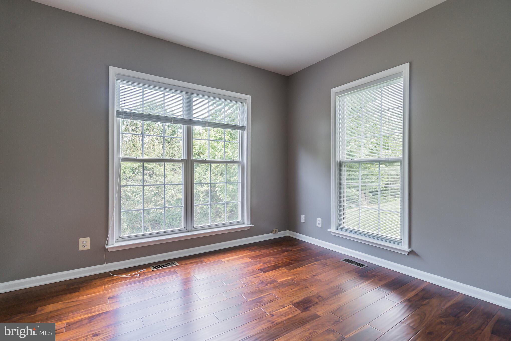 TOWNES AT MANCHESTER PARK - Residential