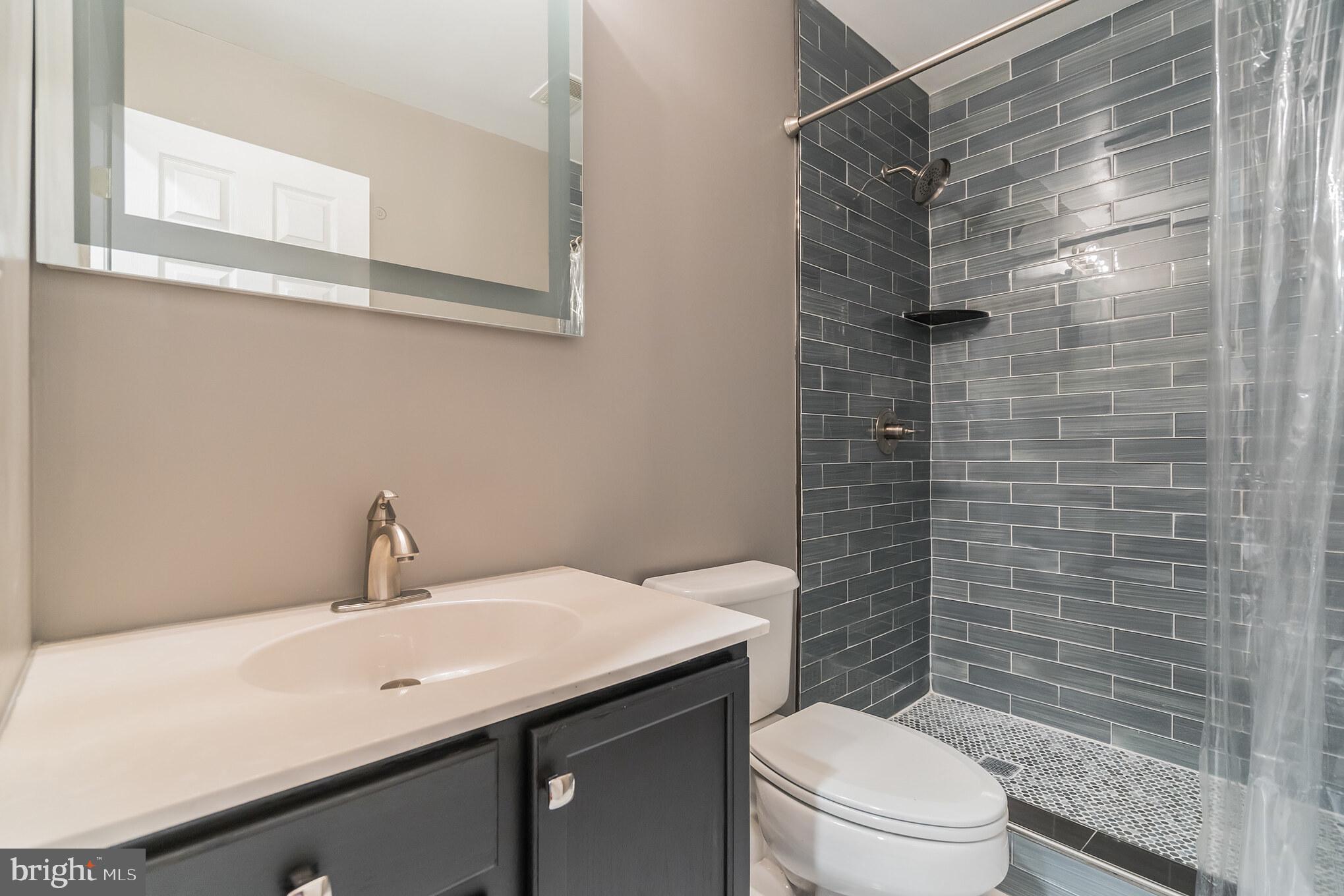 TOWNES AT MANCHESTER PARK - Residential