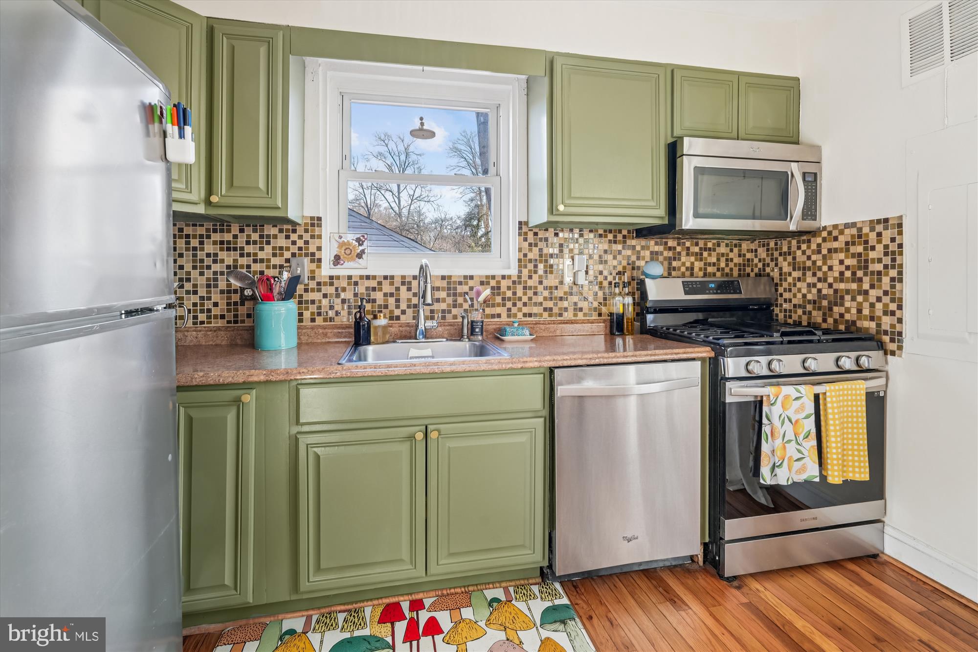 CONNECTICUT GARDENS - Residential