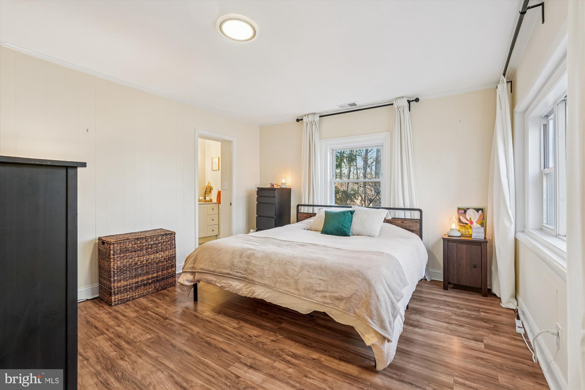 CONNECTICUT GARDENS - Residential