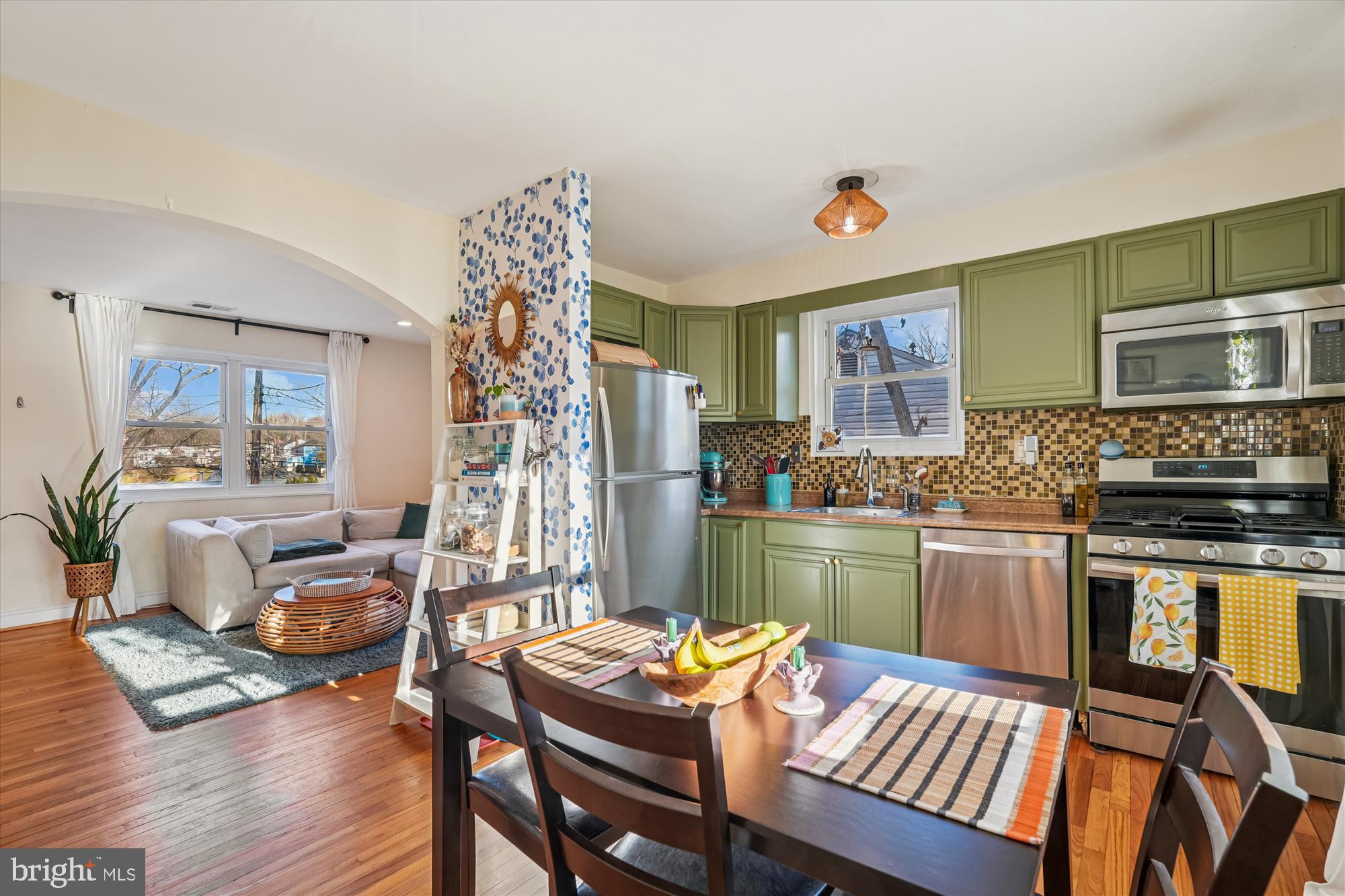 CONNECTICUT GARDENS - Residential