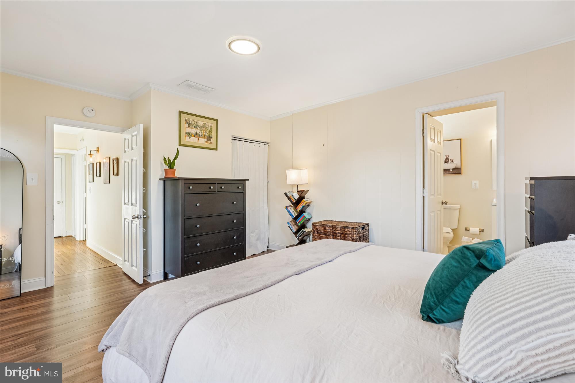 CONNECTICUT GARDENS - Residential