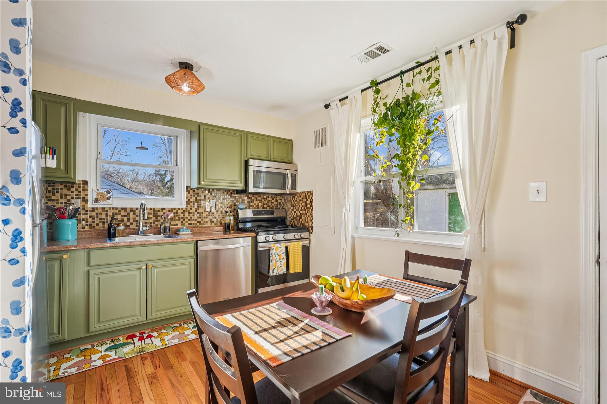 CONNECTICUT GARDENS - Residential