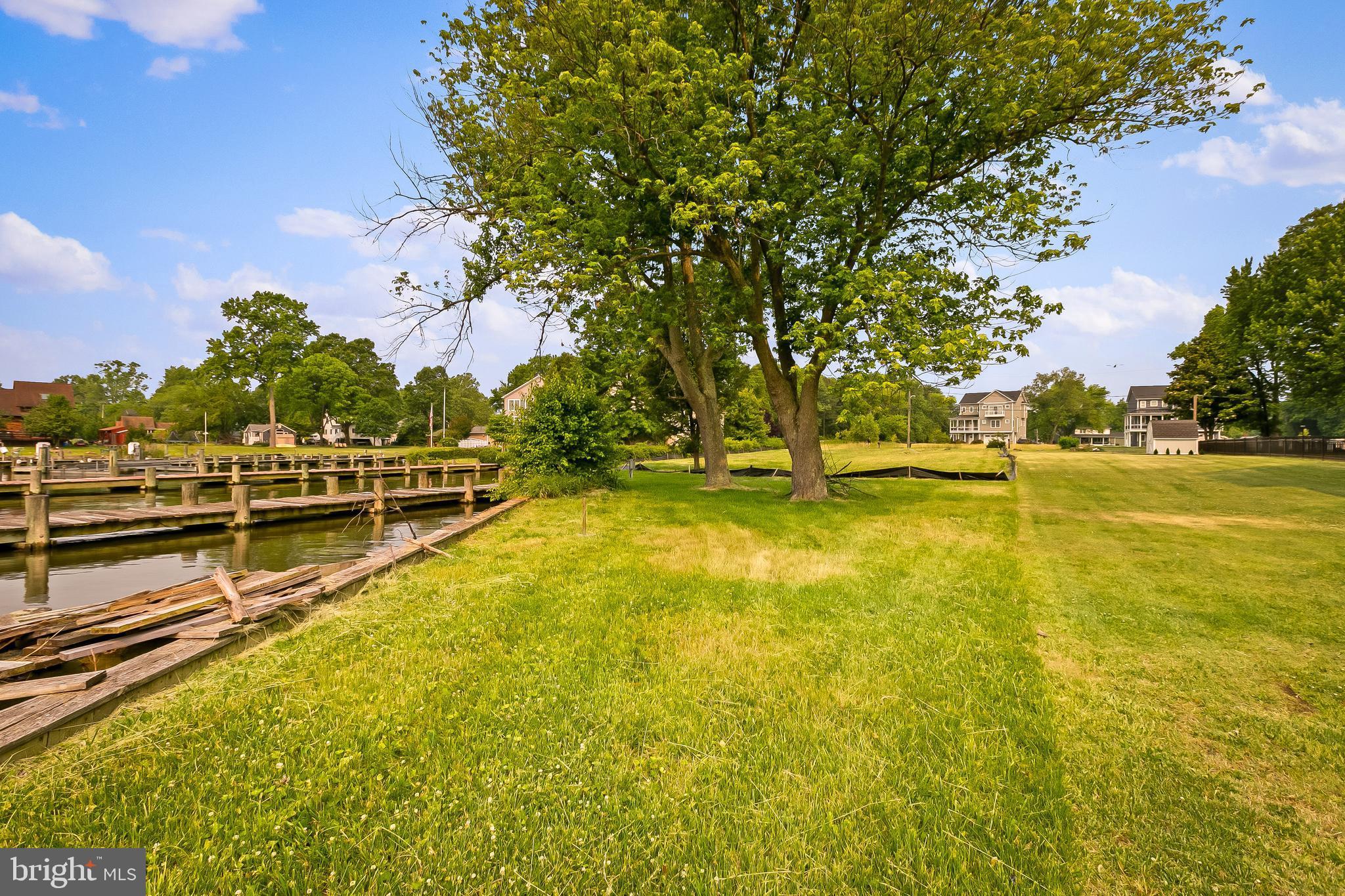 BOWLEYS QUARTERS - Land