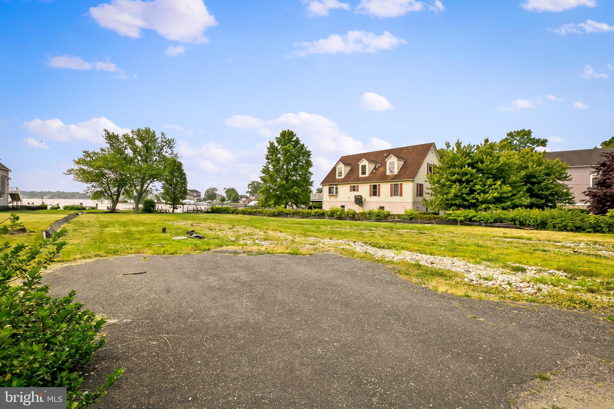 BOWLEYS QUARTERS - Land