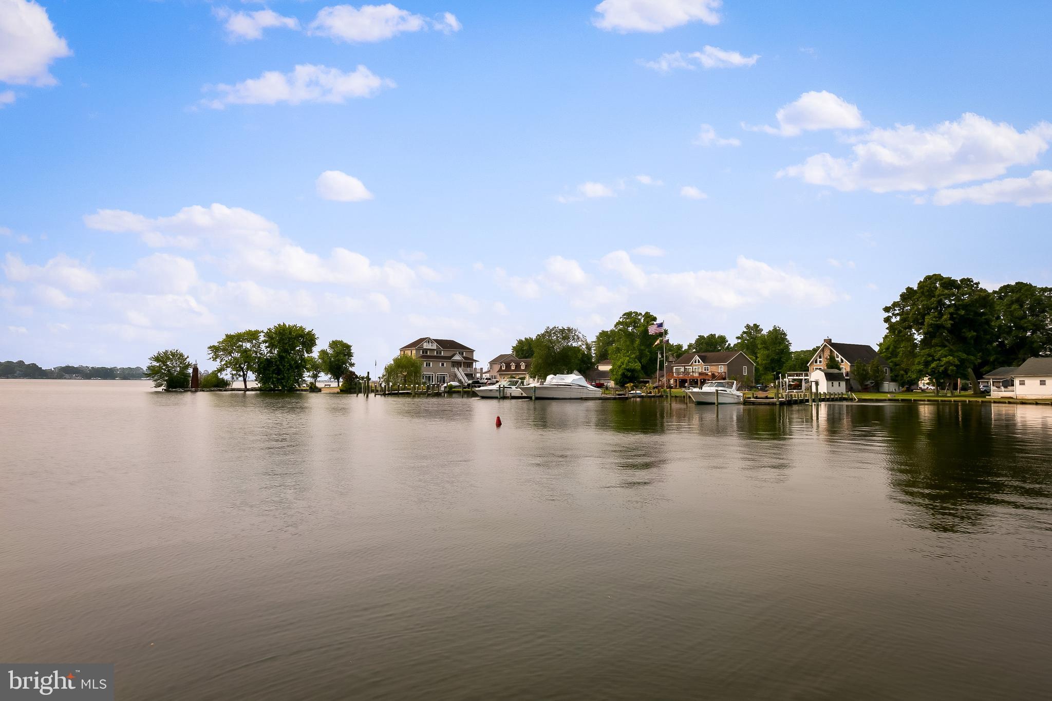 BOWLEYS QUARTERS - Land